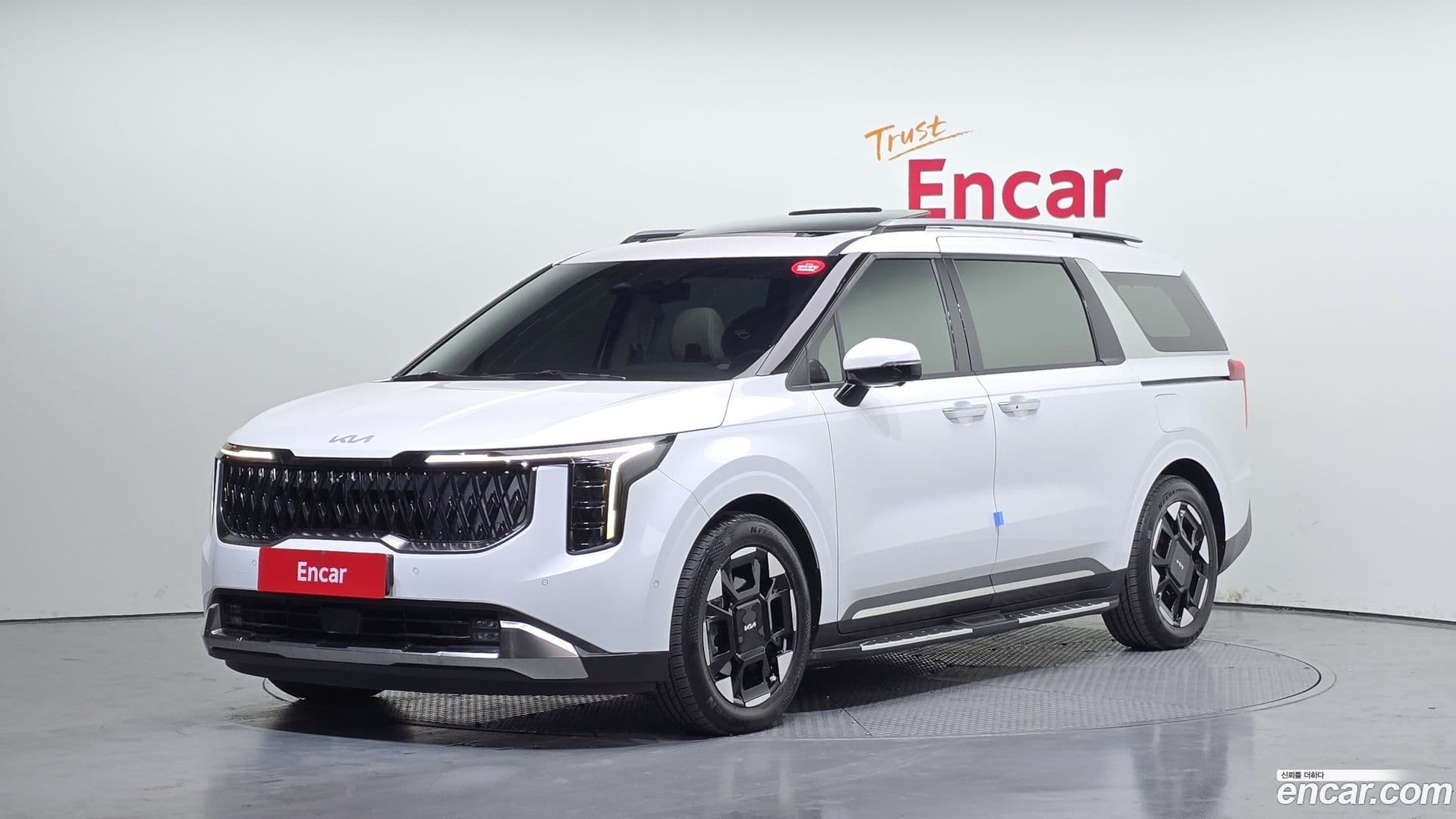 Main__Slider__Photo:Canival Kia 2024.1-0