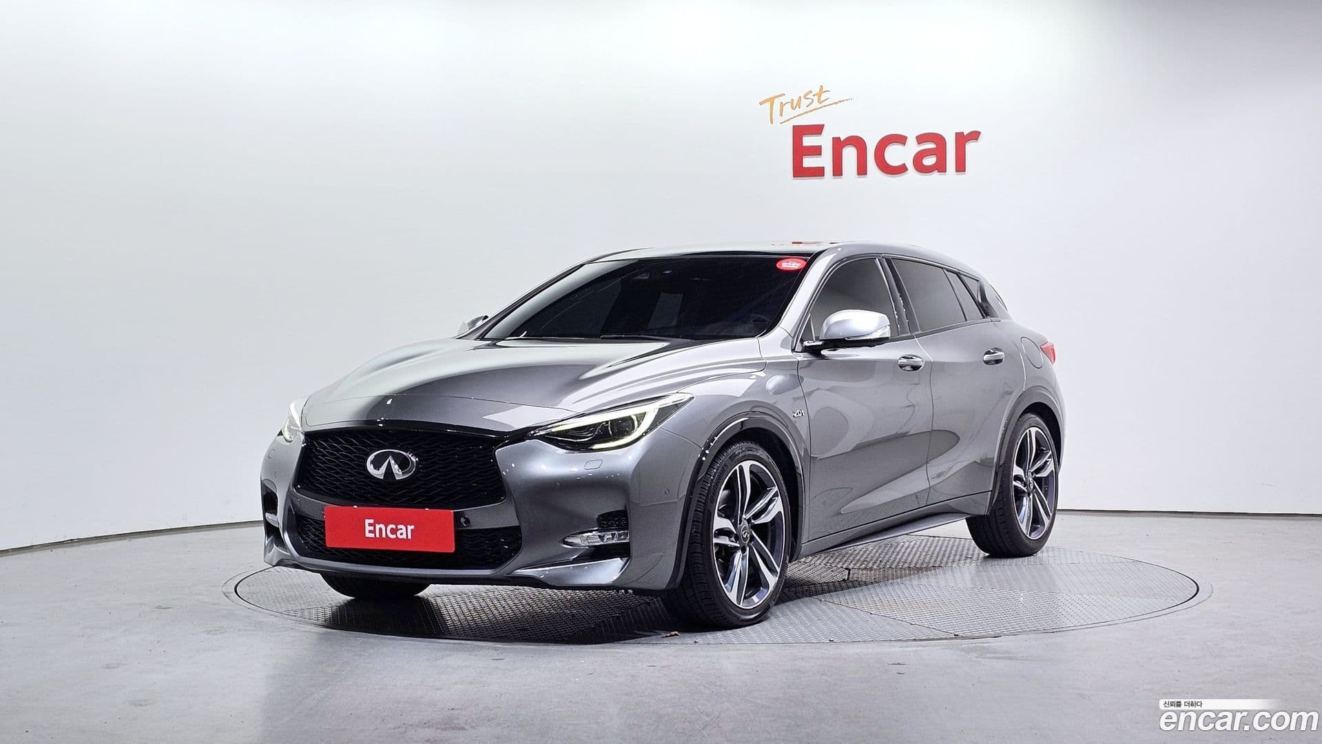 Main__Slider__Photo:Q30 Infiniti 2017.11-0
