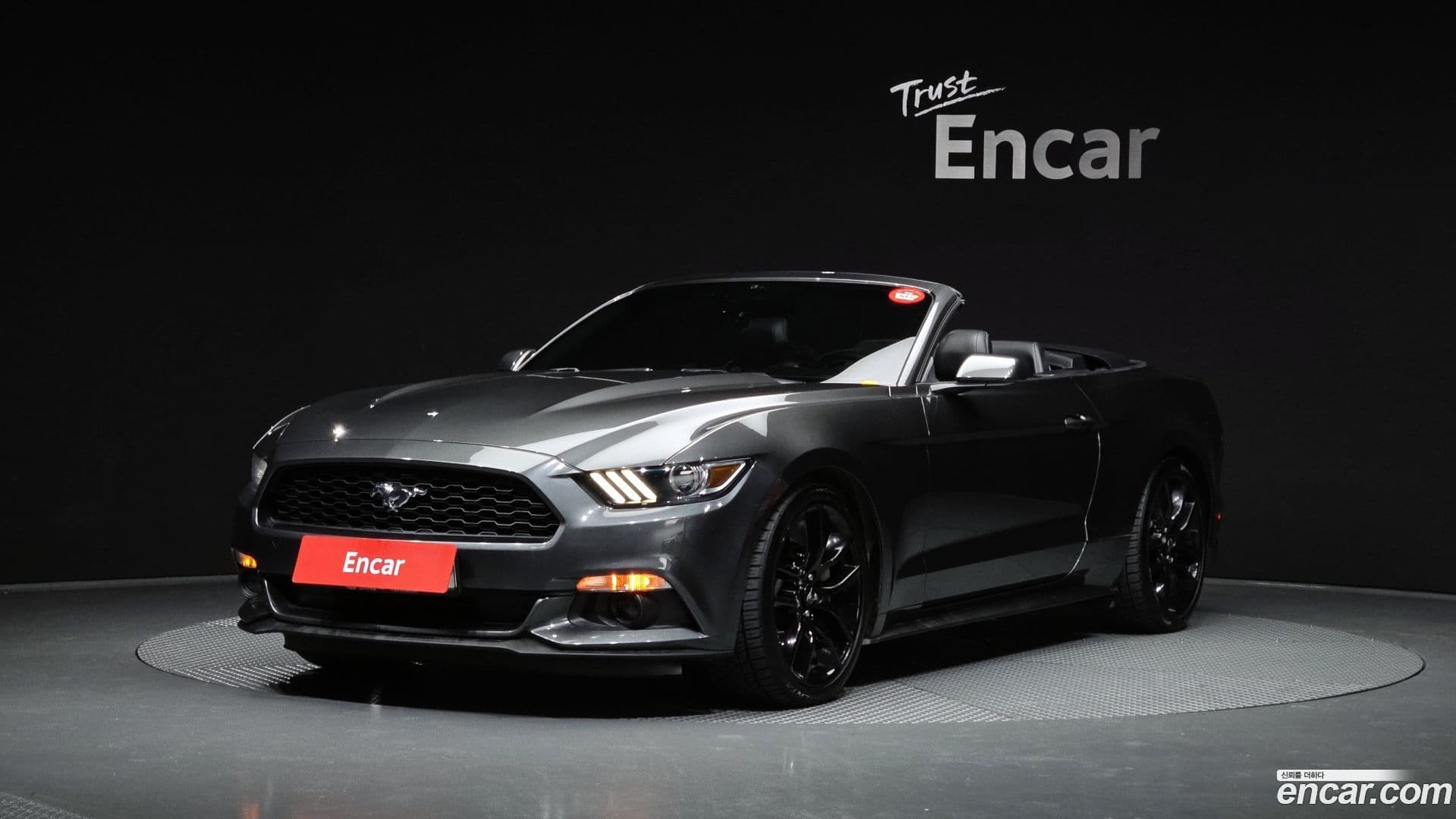 Main__Slider__Photo:Mustang Ford 2017.9-0