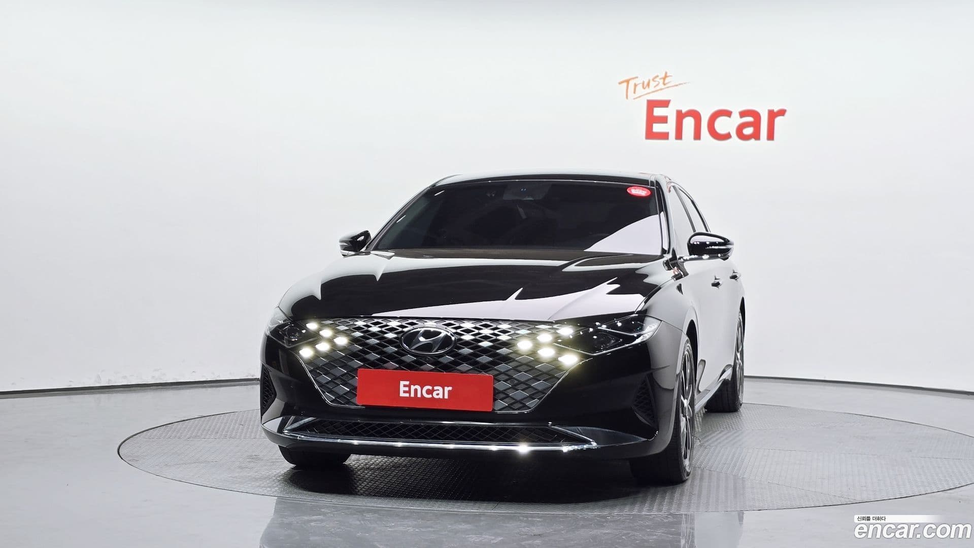 Main__Slider__Photo:Grandeur Hyundai 2021.4-0