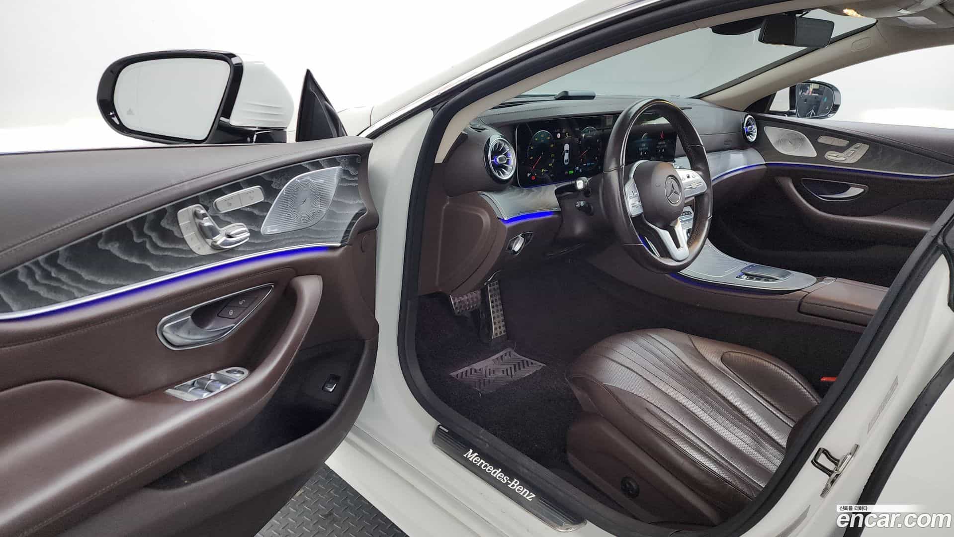 CLS-Class Mercedes-Benz 2021.4-INNER-010