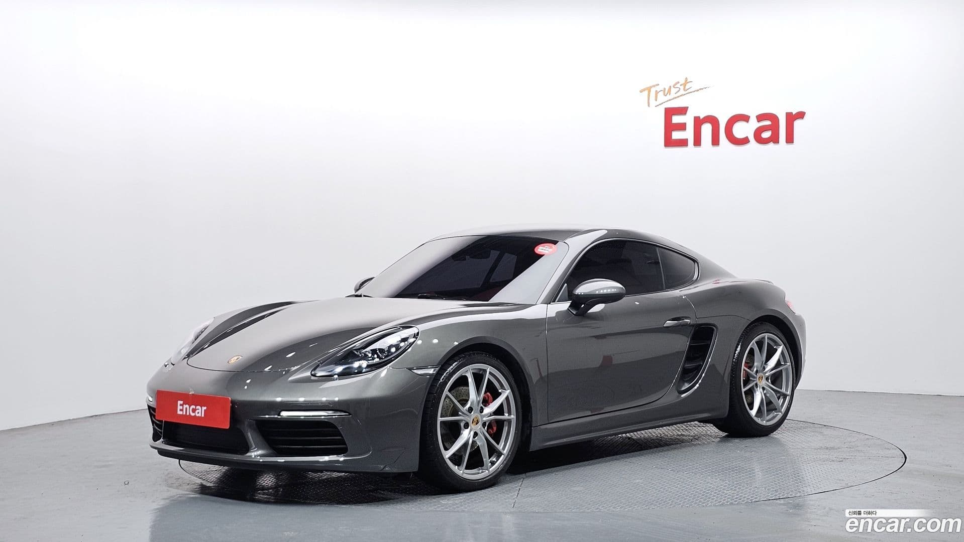 Main__Slider__Photo:718 Porsche 2018.1-0
