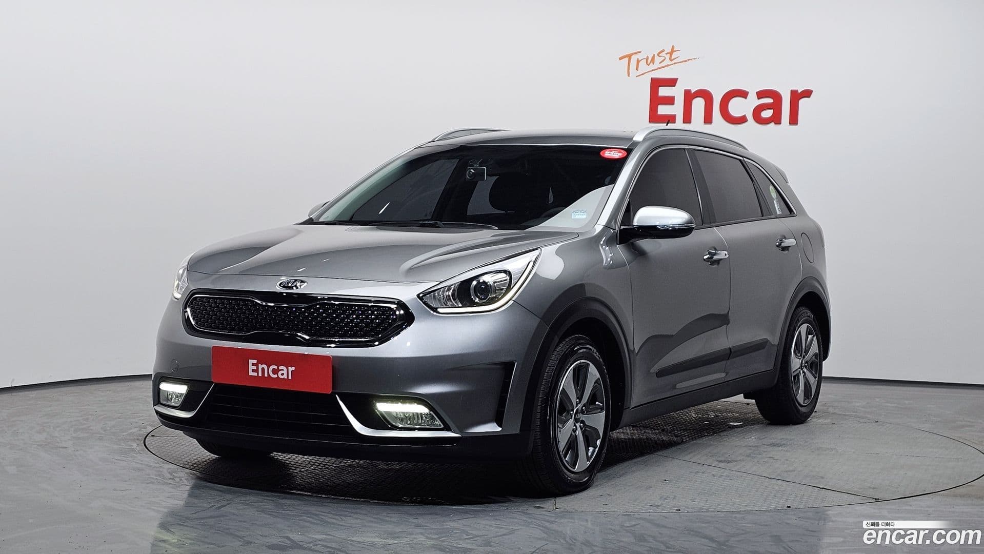 Main__Slider__Photo:Niro Kia 2018.10-0