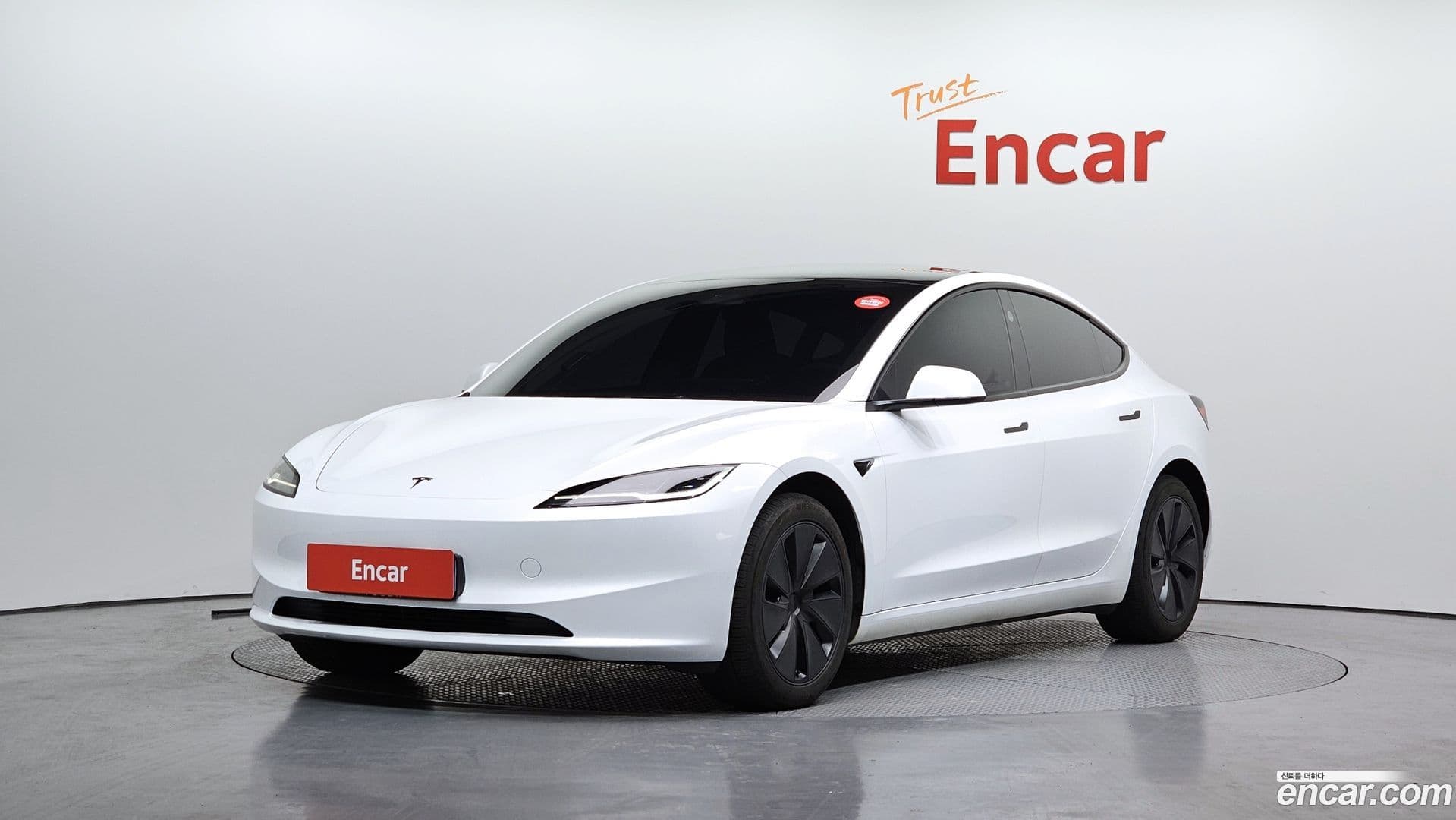 Main__Slider__Photo:Model 3 Tesla 2024.4-0