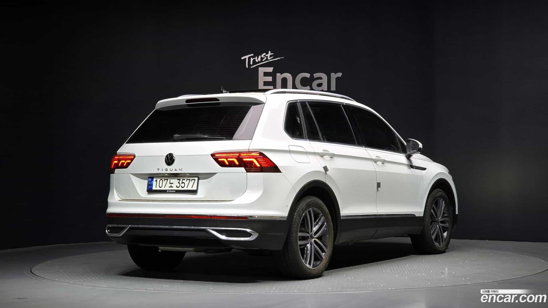 Tiguan Volkswagen 2022.8-OUTER-002