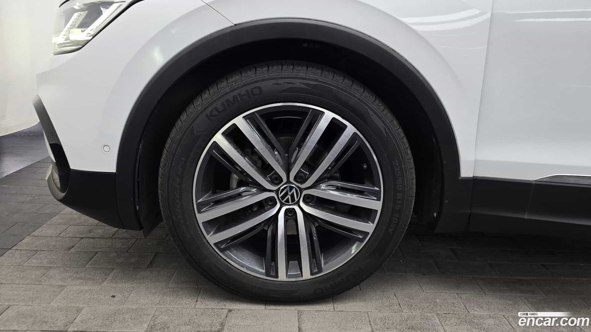 Tiguan Volkswagen 2022.8-OUTER-005