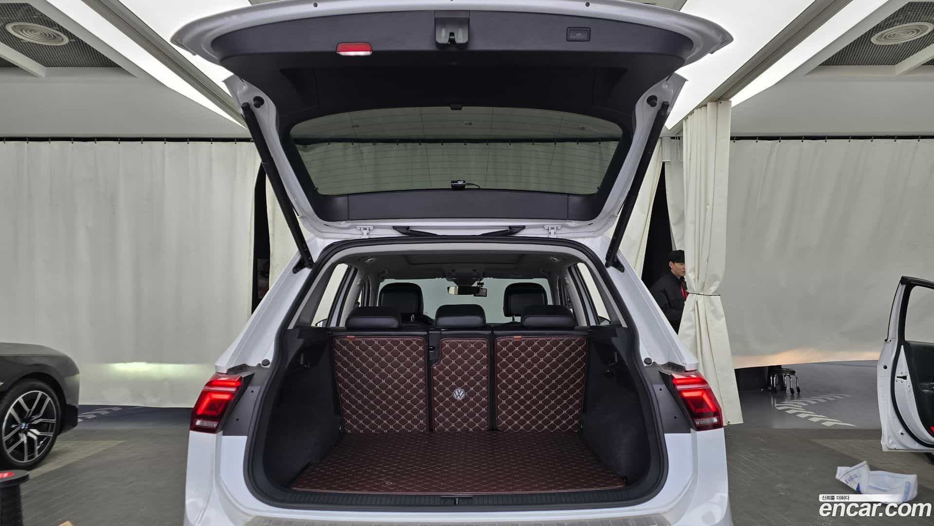 Tiguan Volkswagen 2022.8-OPTION-024