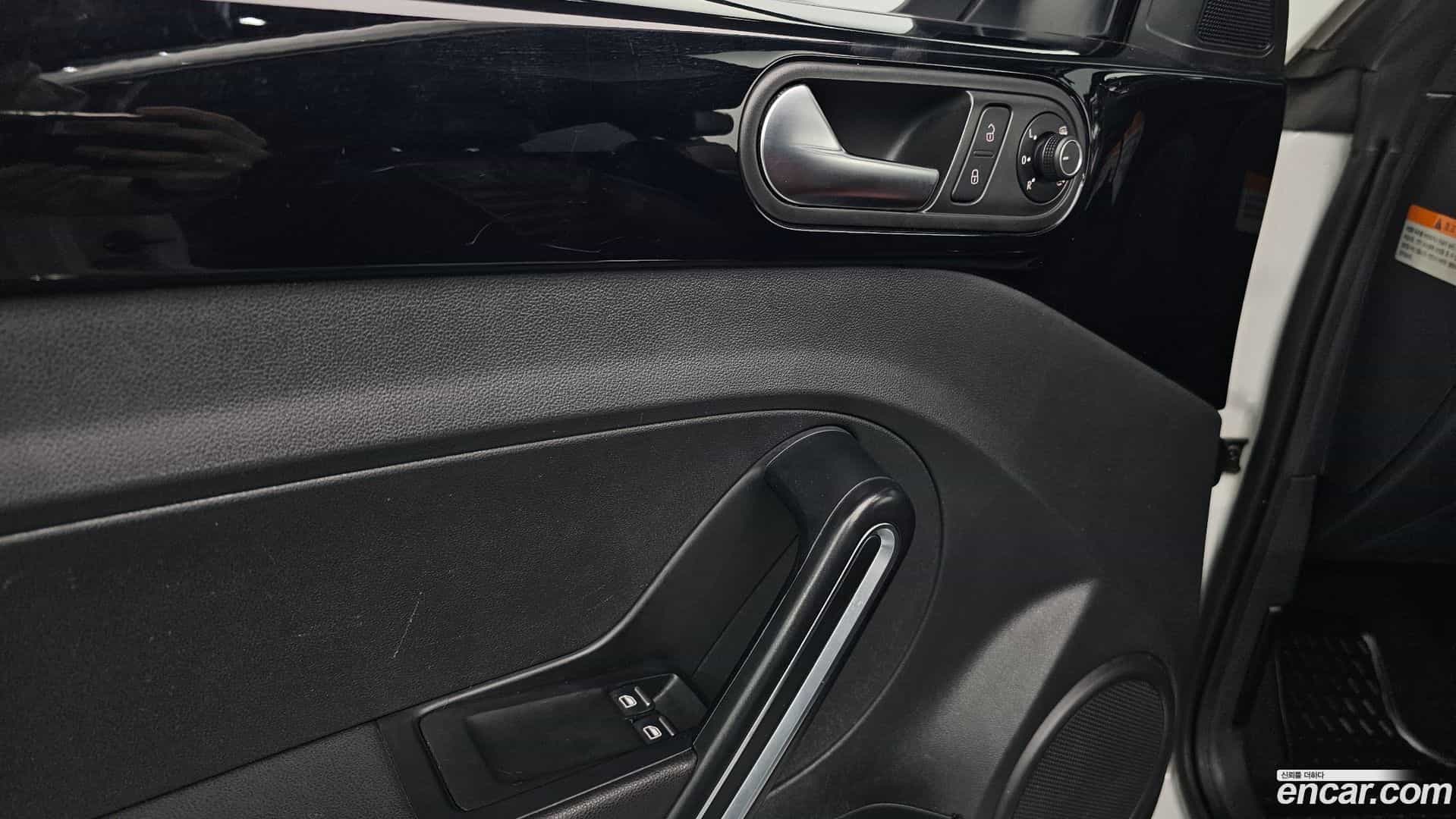 Beatle Volkswagen 2014.8-OPTION-022