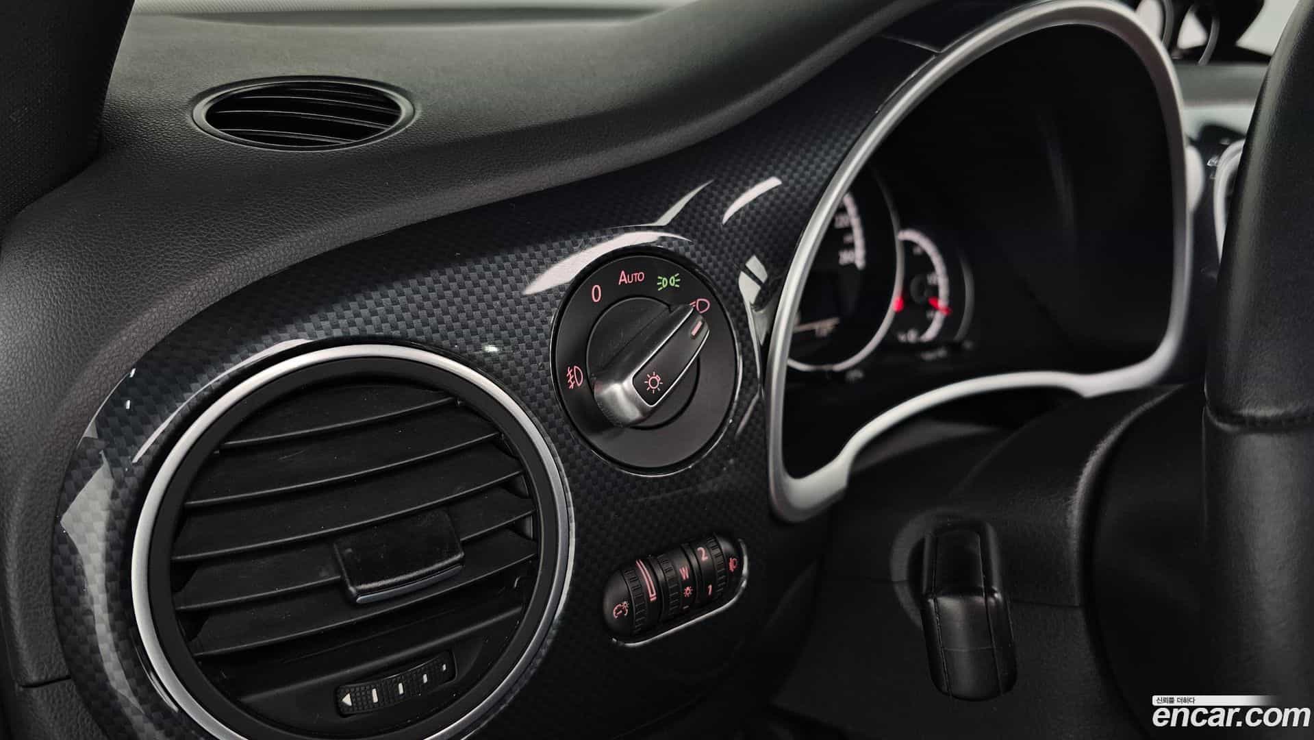 Beatle Volkswagen 2014.8-OPTION-023