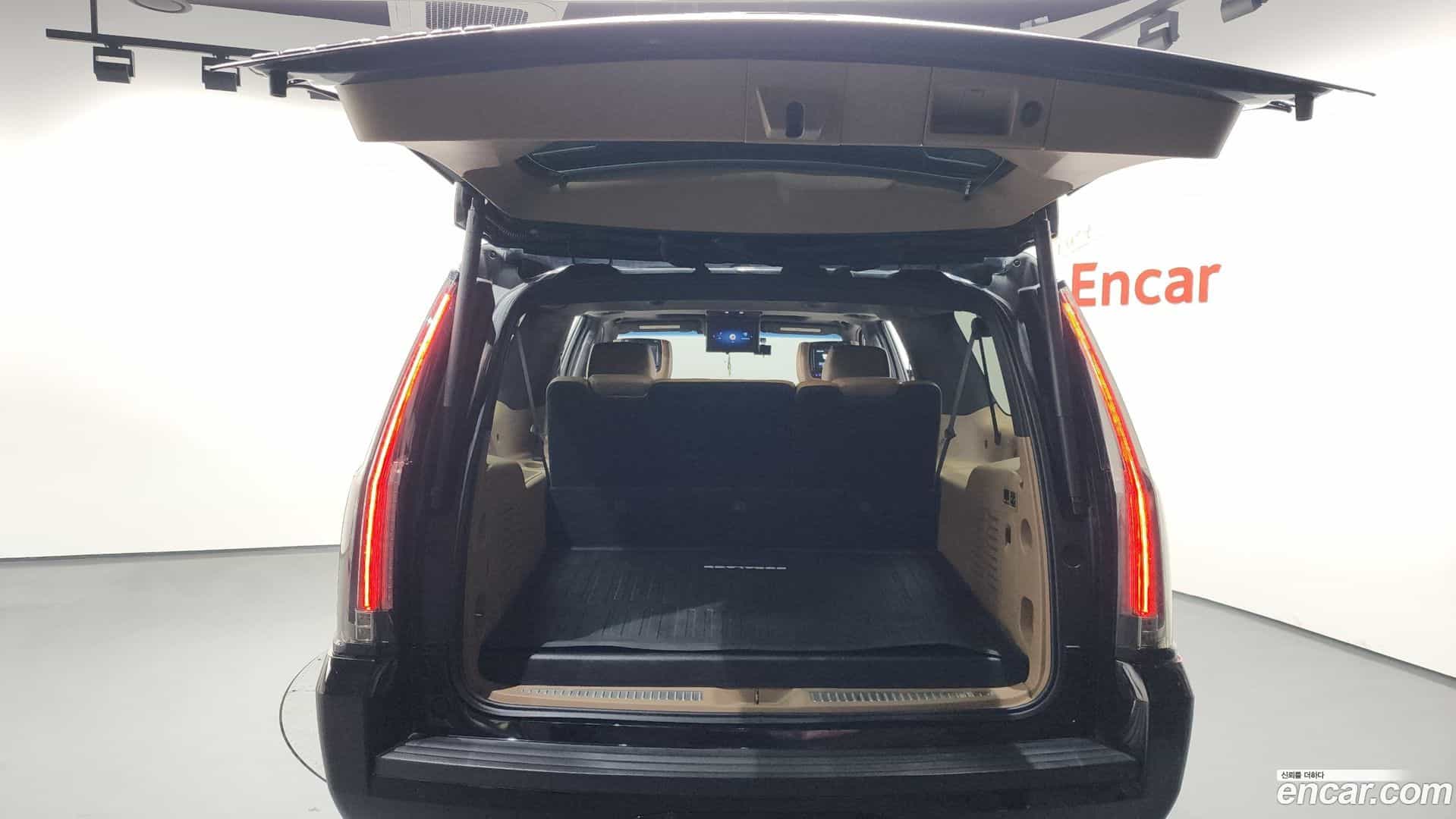 Escalade Cadillac 2018.10-OPTION-024
