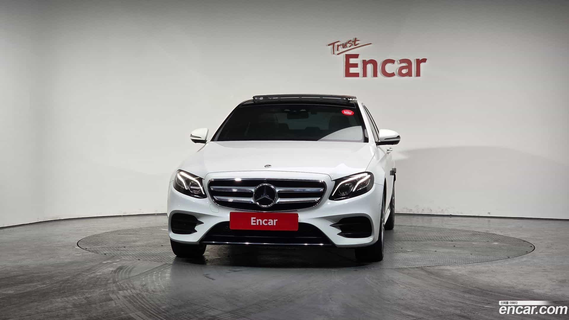 E-Class Mercedes-Benz 2019.10-OUTER-003