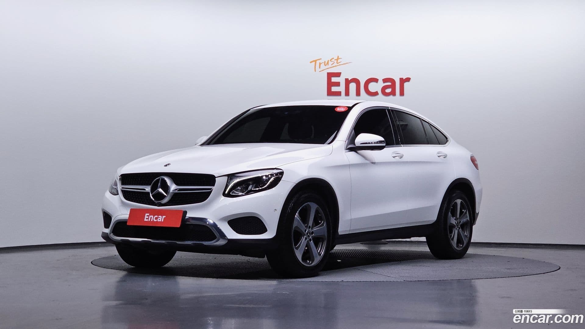 Main__Slider__Photo:GLC-Class Mercedes-Benz 2019.3-0