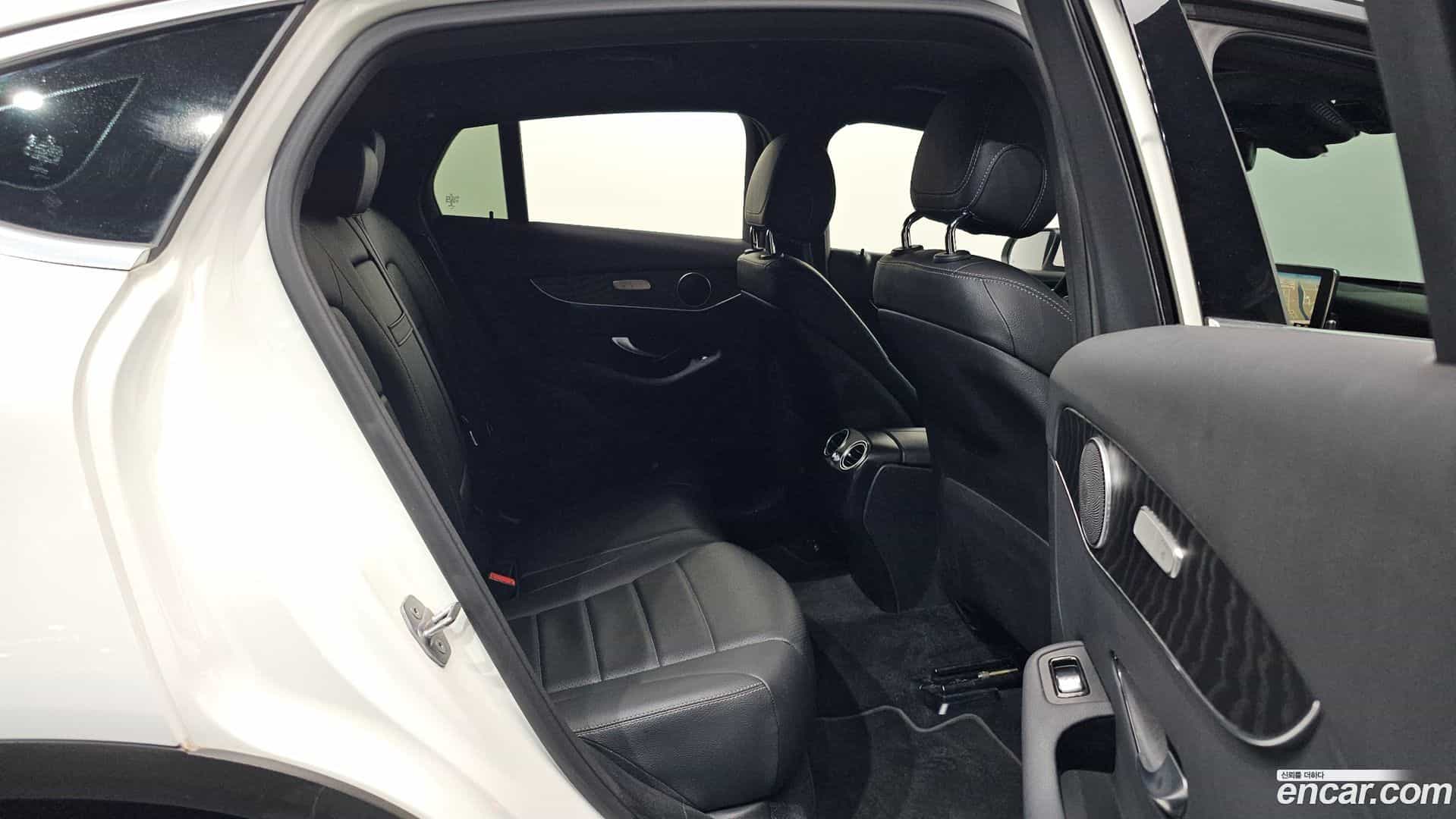 GLC-Class Mercedes-Benz 2019.3-OPTION-016