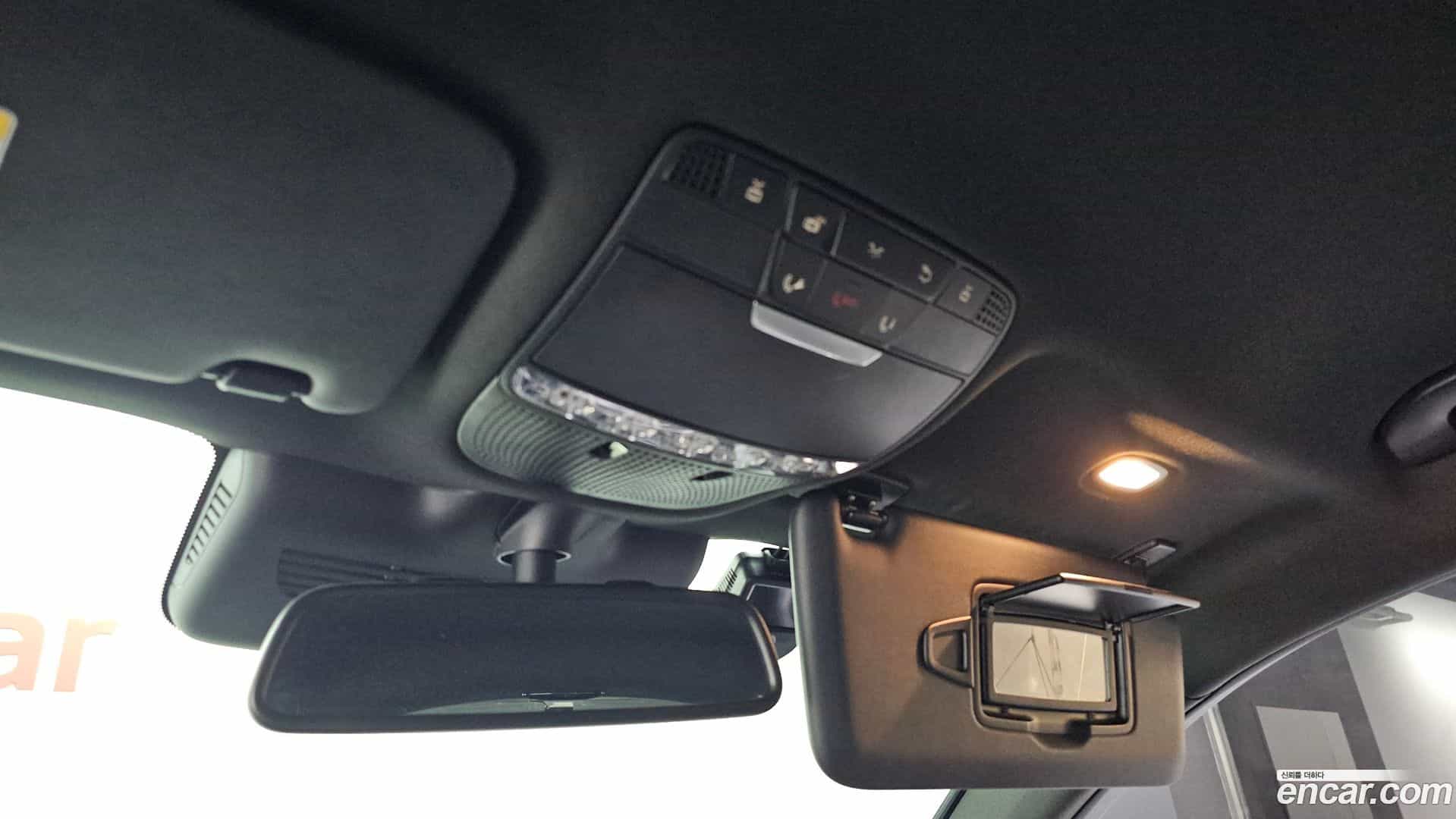 GLC-Class Mercedes-Benz 2019.3-OPTION-022