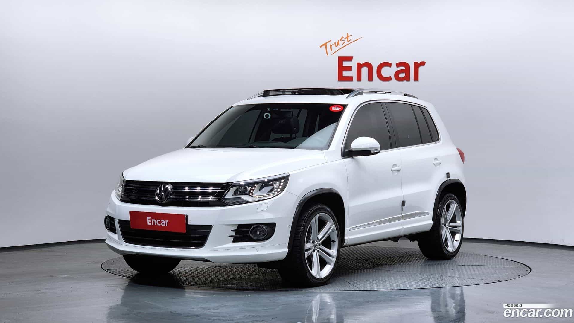 Tiguan Volkswagen 2013.2-OUTER-001