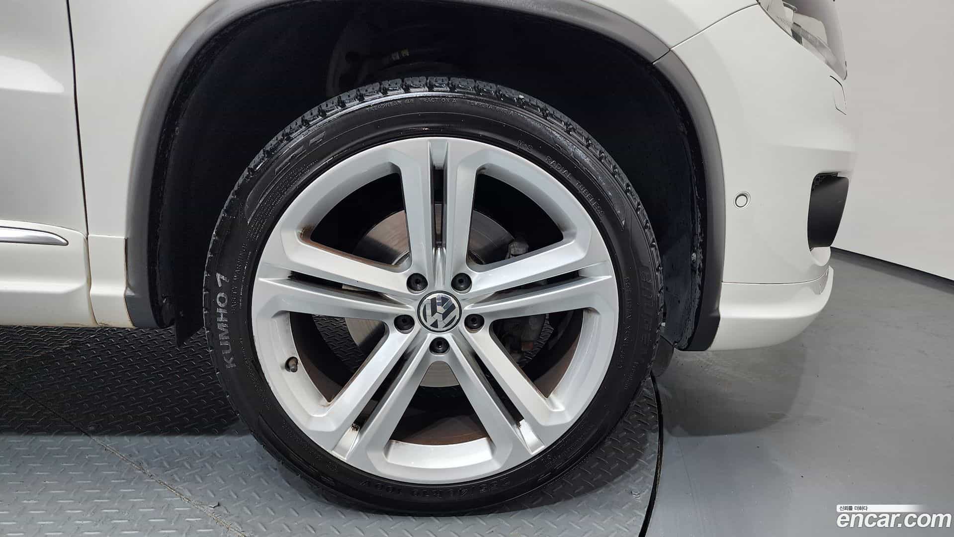 Tiguan Volkswagen 2013.2-OUTER-005