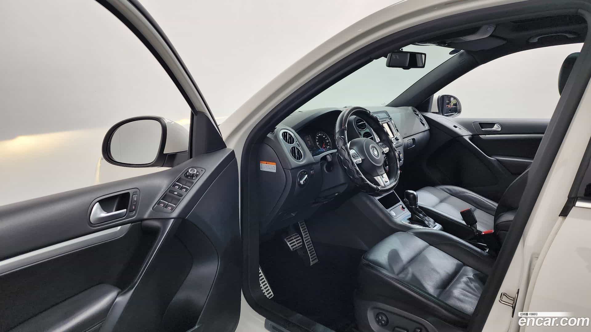 Tiguan Volkswagen 2013.2-INNER-010