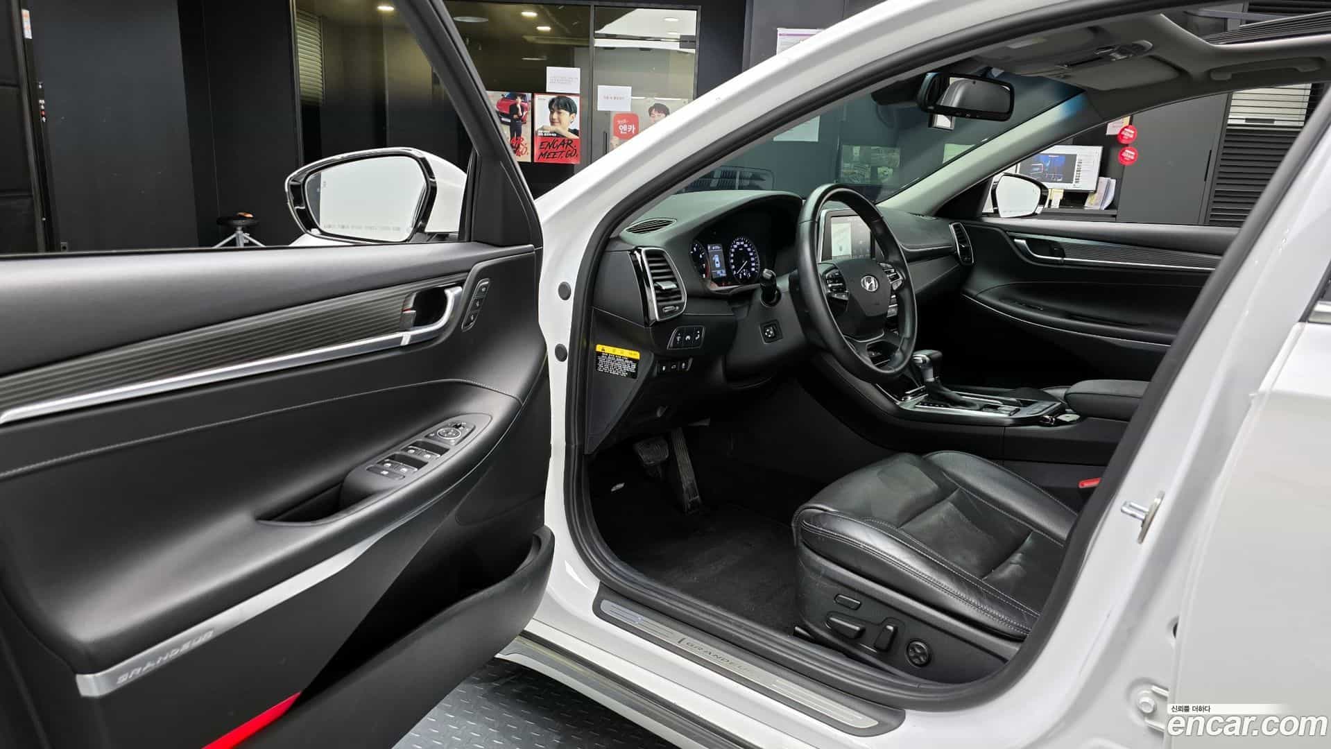 Grandeur Hyundai 2017.2-OPTION-015