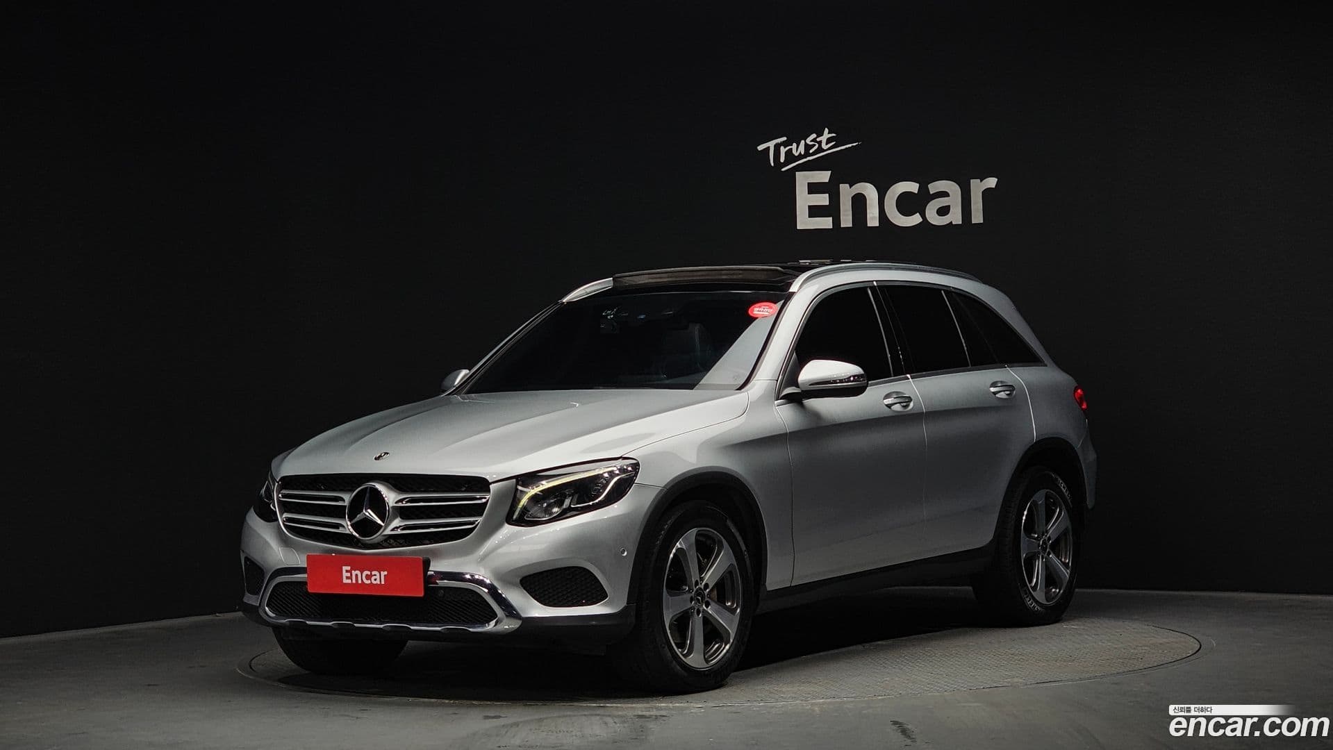 Main__Slider__Photo:GLC-Class Mercedes-Benz 2018.4-0