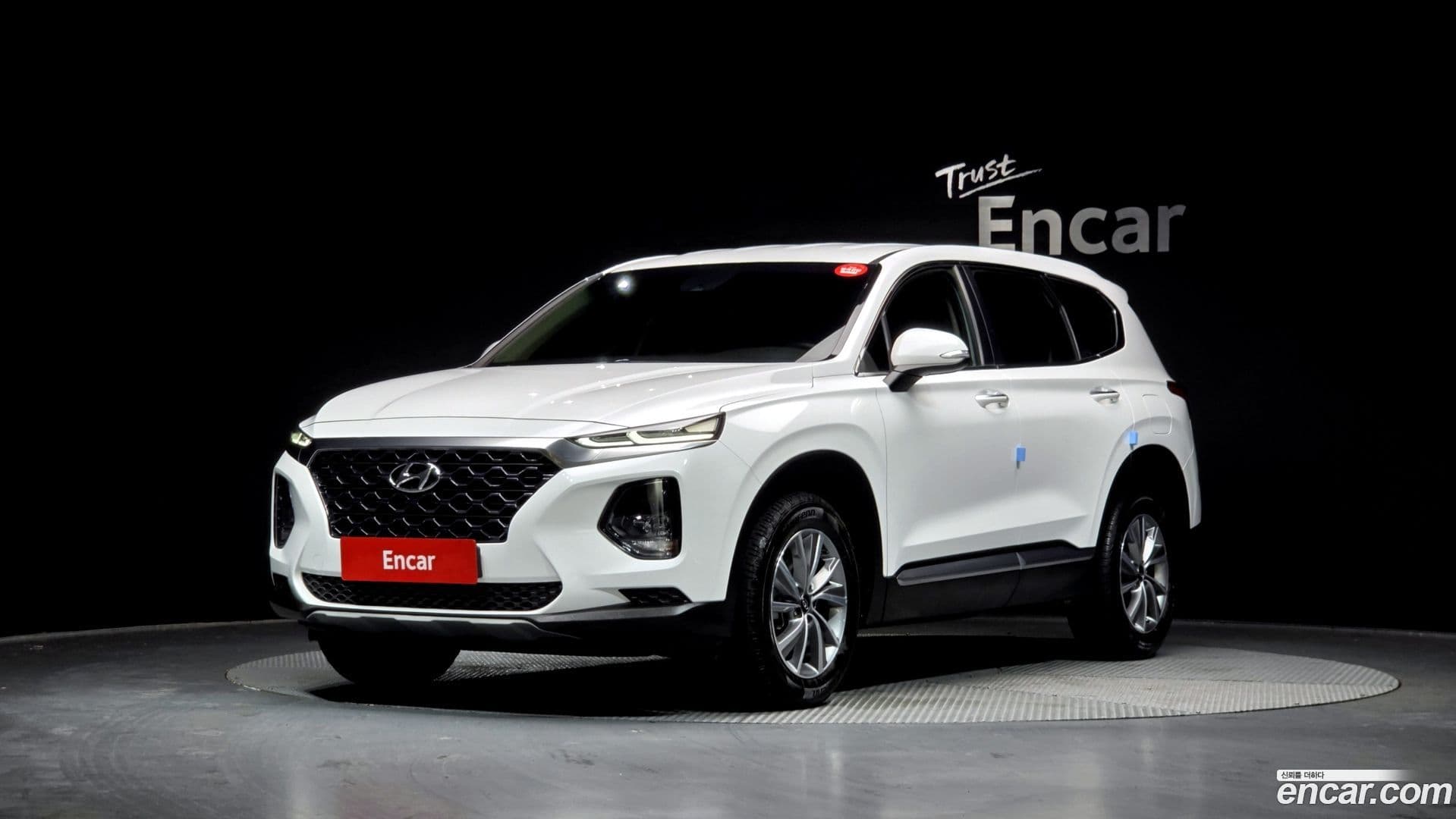 Main__Slider__Photo:Santafe Hyundai 2020.0-0