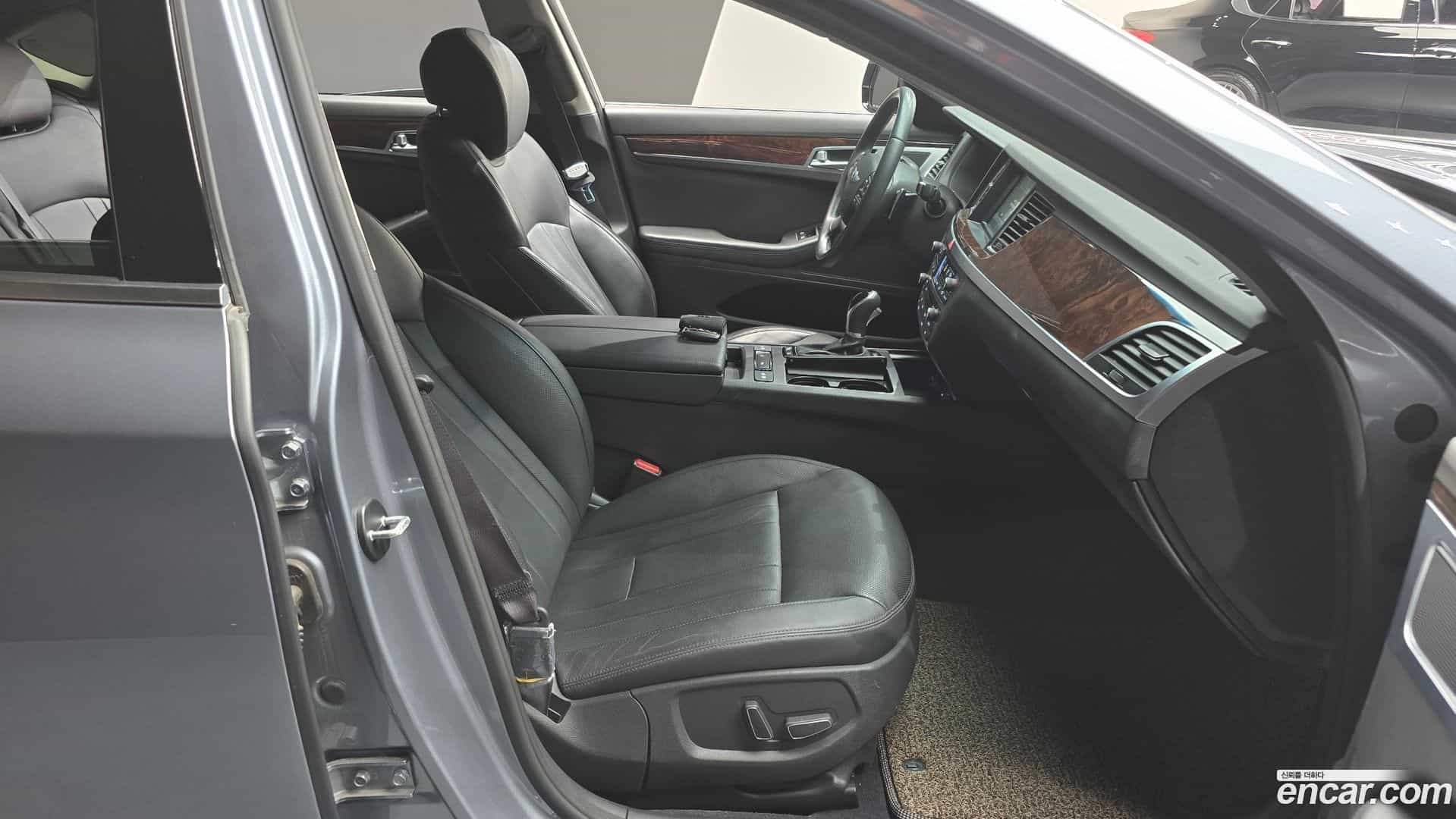 Genesis Hyundai 2015.7-INNER-010