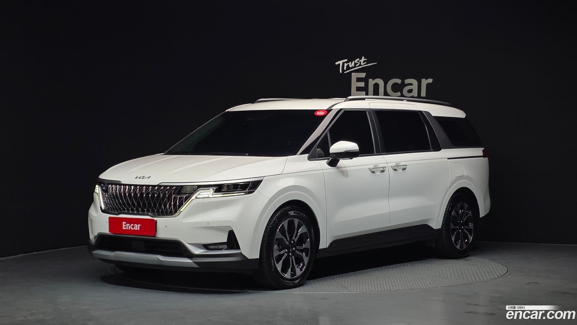 Main__Slider__Photo:Canival Kia 2022.4-0