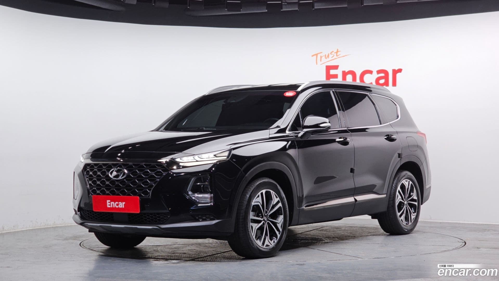 Main__Slider__Photo:Santafe Hyundai 2019.5-0