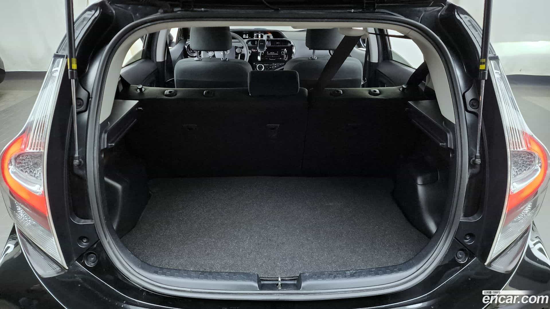 Prius Toyota 2020.7-OPTION-024