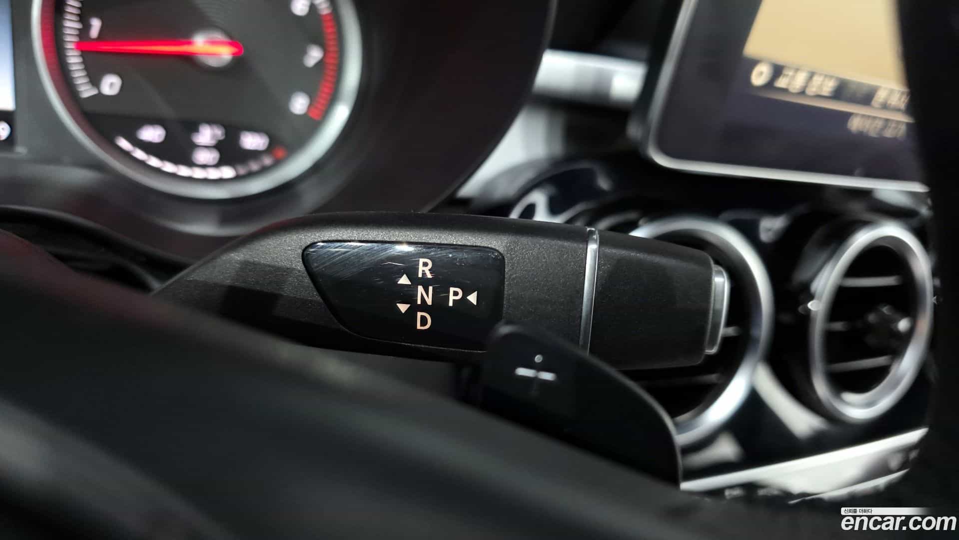C-Class Mercedes-Benz 2018.3-INNER-009