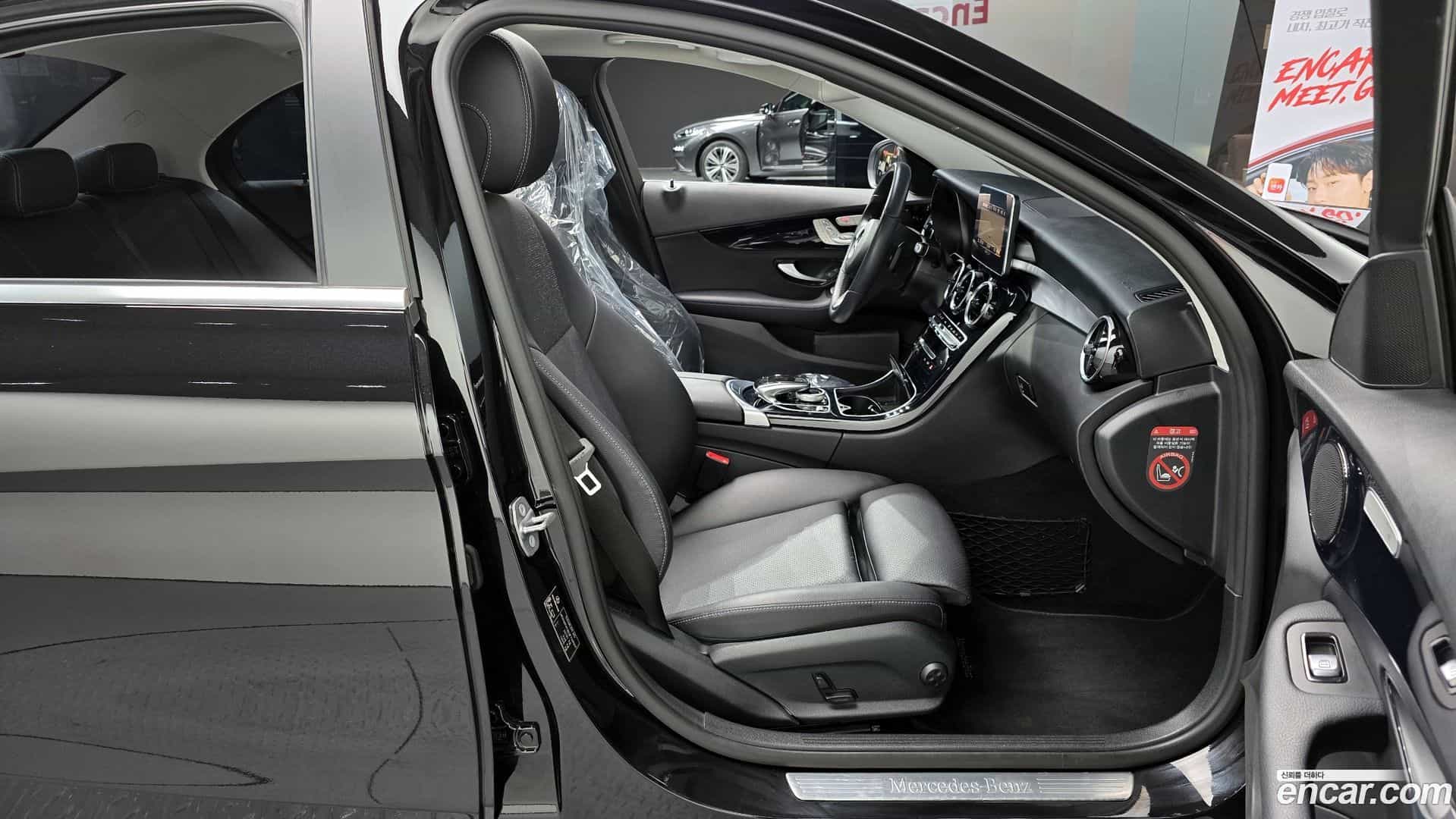 C-Class Mercedes-Benz 2018.3-INNER-010