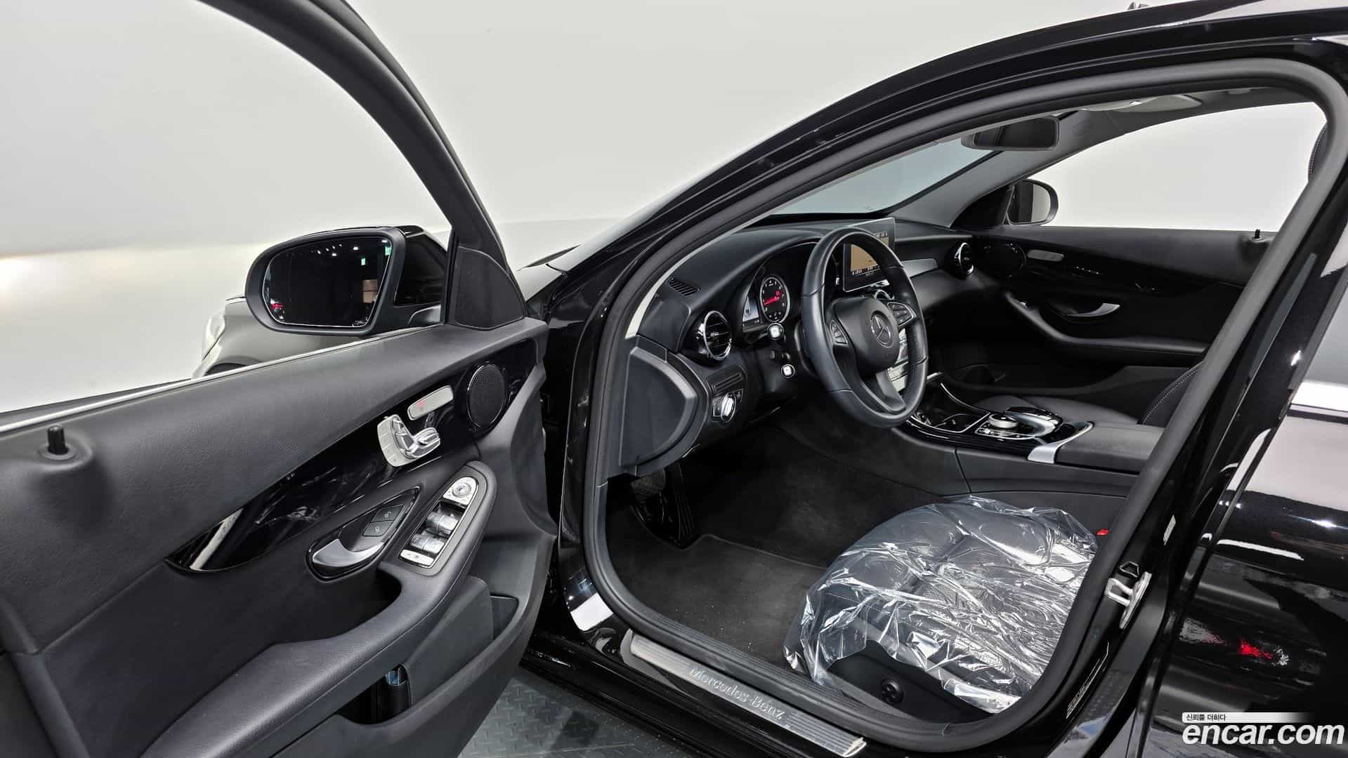 C-Class Mercedes-Benz 2018.3-OPTION-015