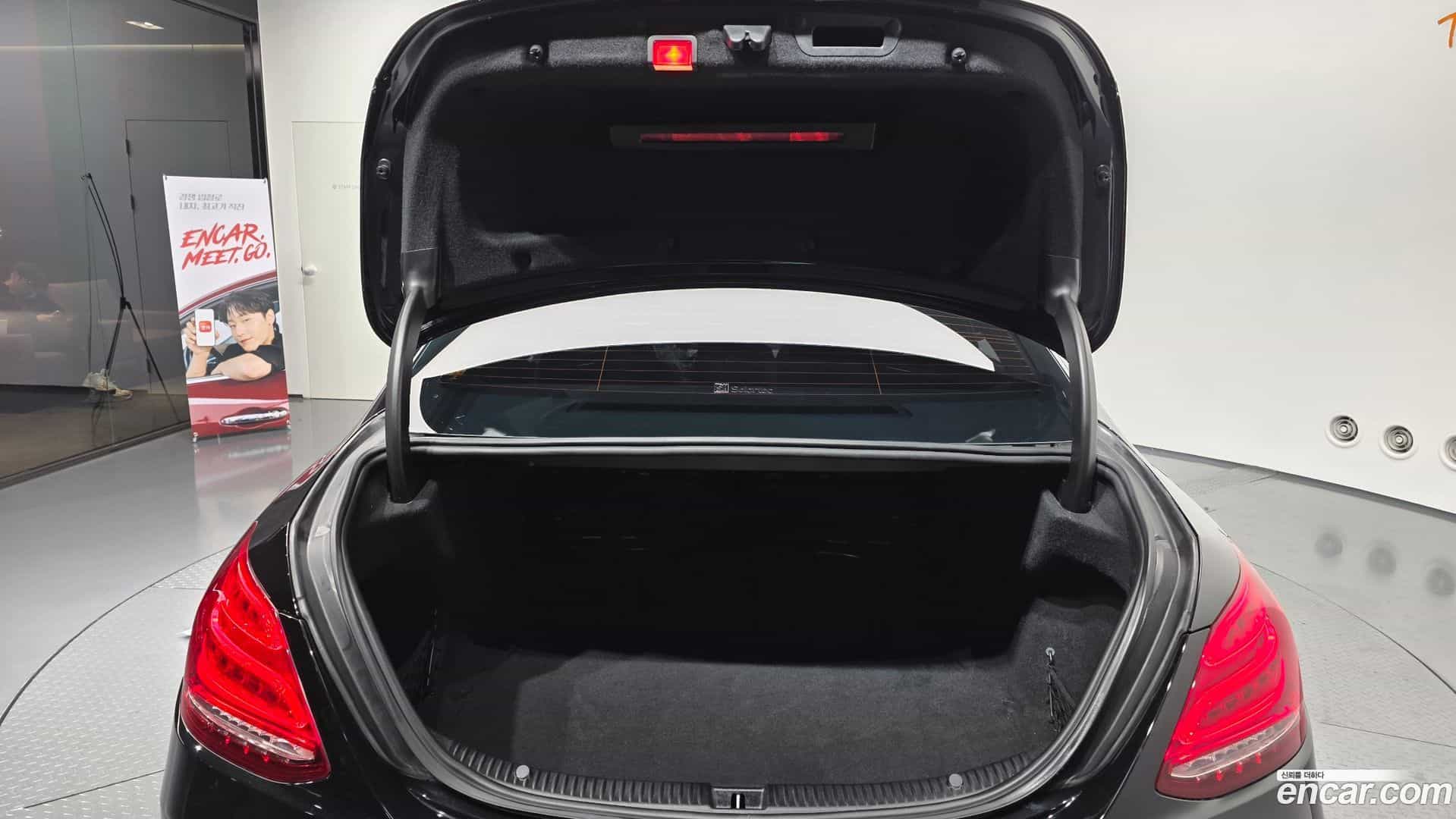 C-Class Mercedes-Benz 2018.3-OPTION-024
