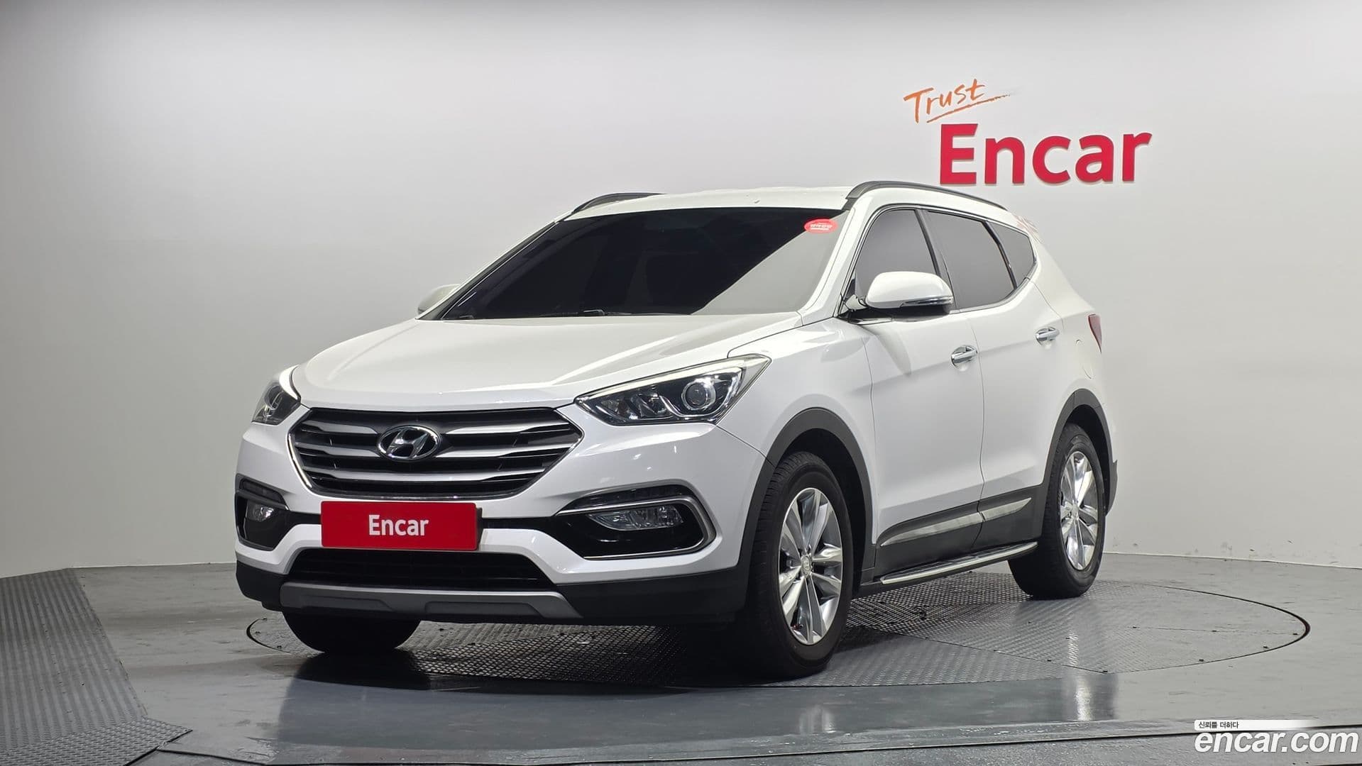 Main__Slider__Photo:Santafe Hyundai 2017.1-0