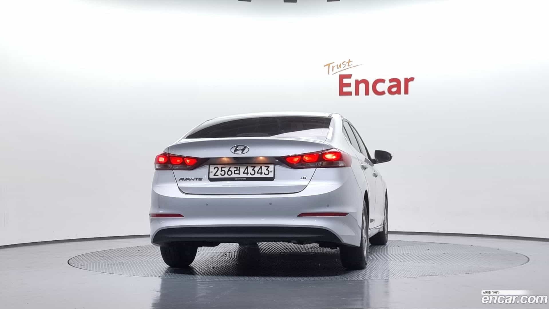 AVANTE Hyundai 2018.0-OUTER-004