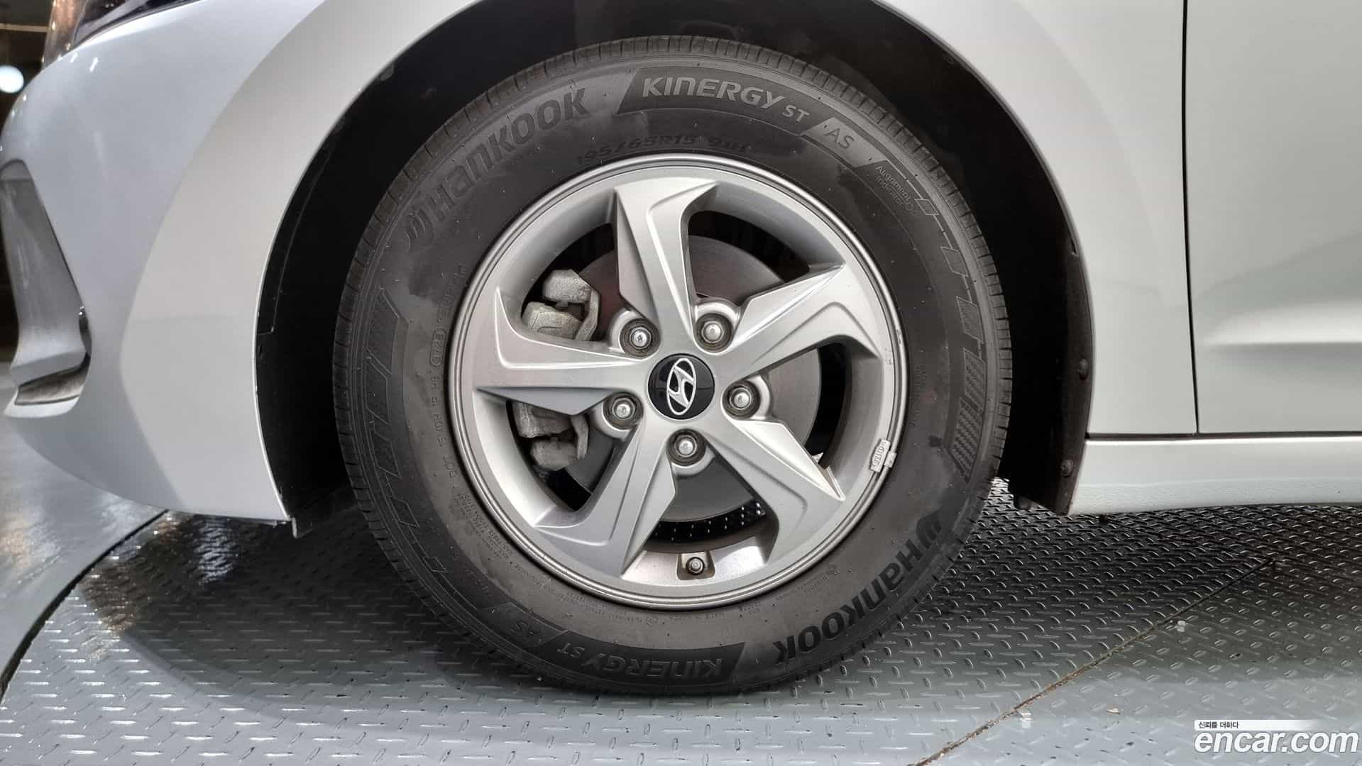 AVANTE Hyundai 2018.0-OUTER-005