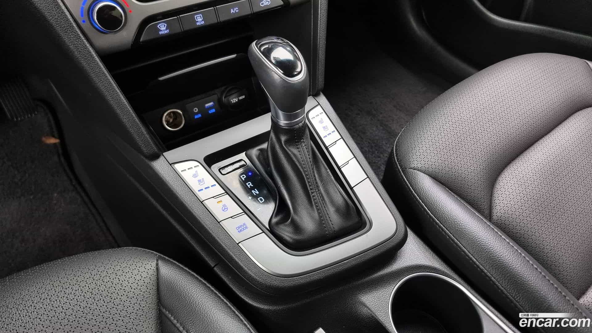 AVANTE Hyundai 2018.0-INNER-009