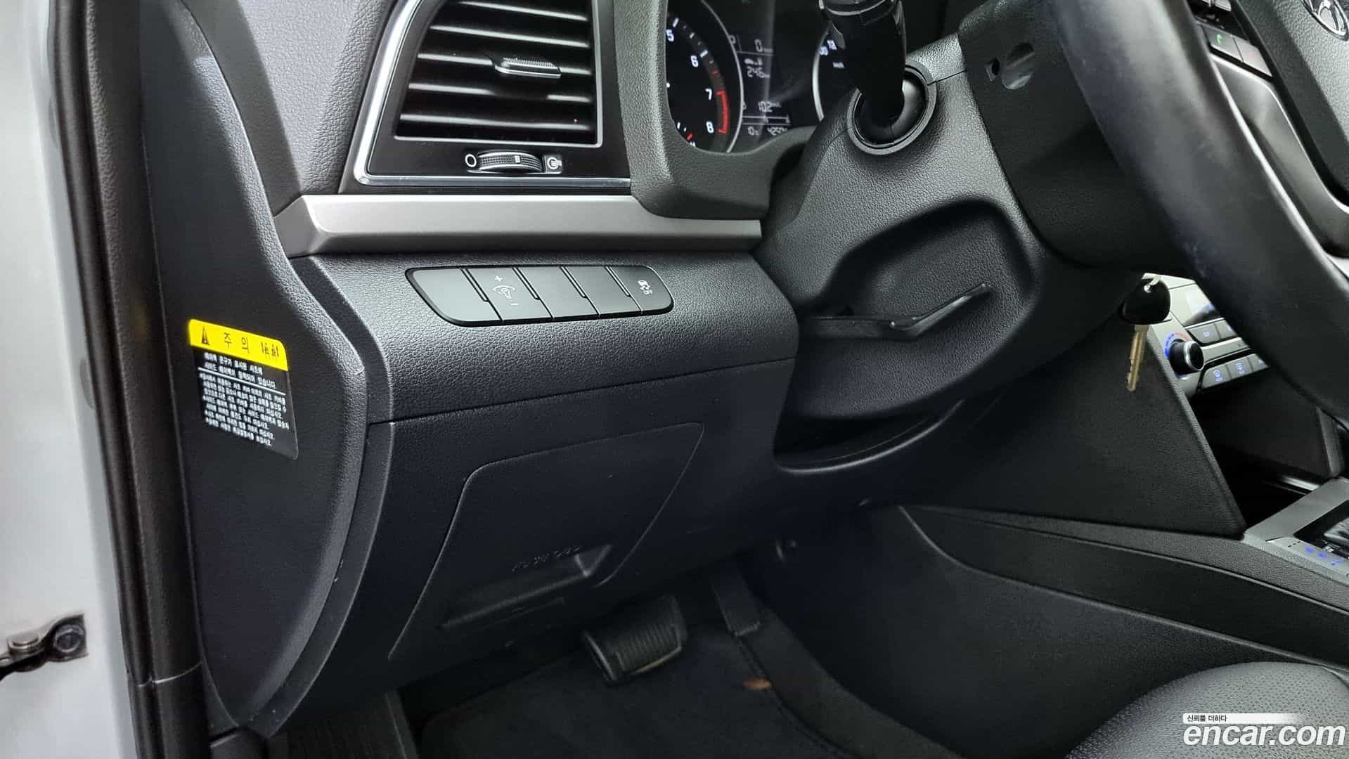 AVANTE Hyundai 2018.0-OPTION-022