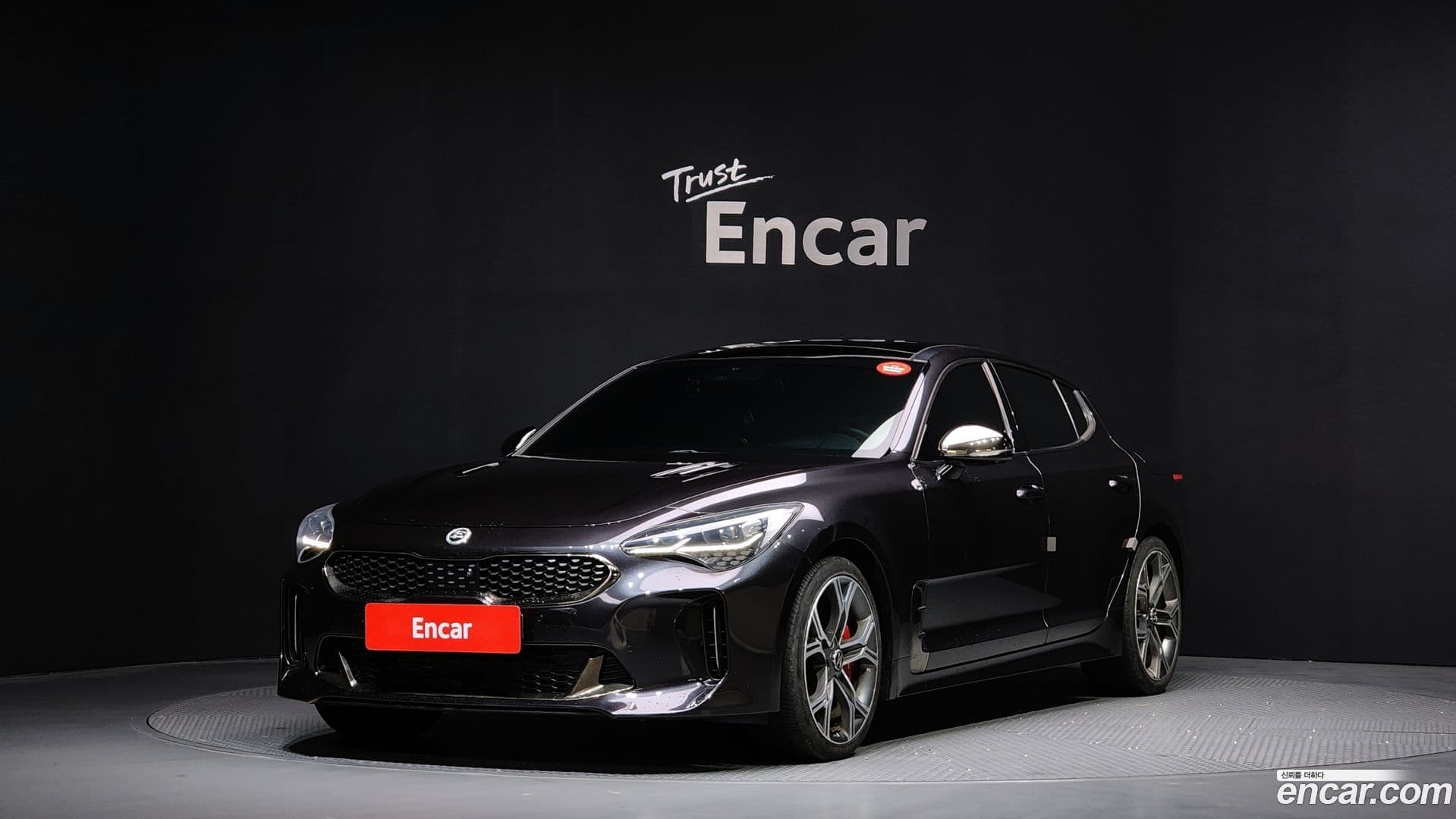 Main__Slider__Photo:Stinger Kia 2017.6-0