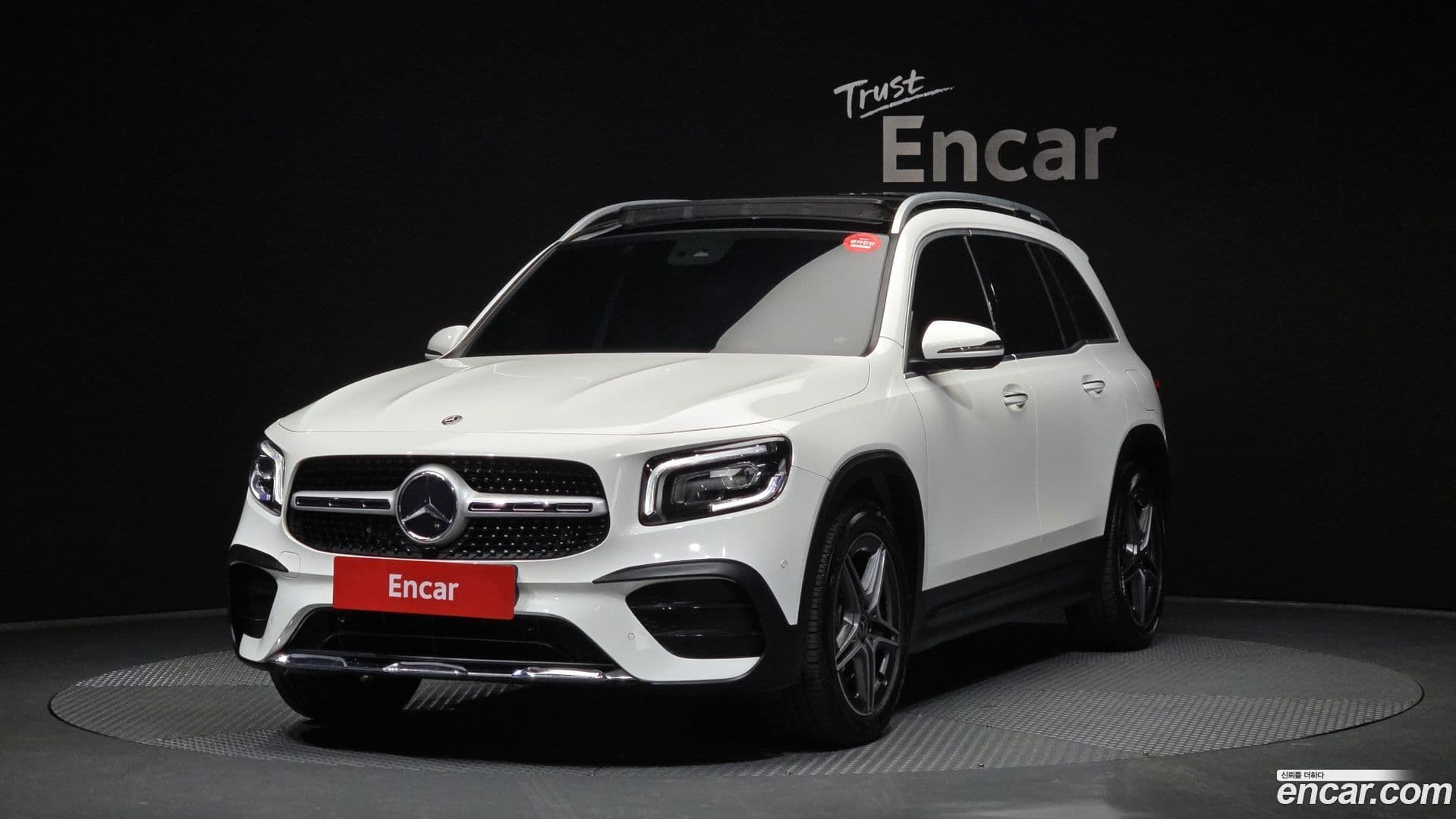 Main__Slider__Photo:GLB-Class Mercedes-Benz 2020.9-0