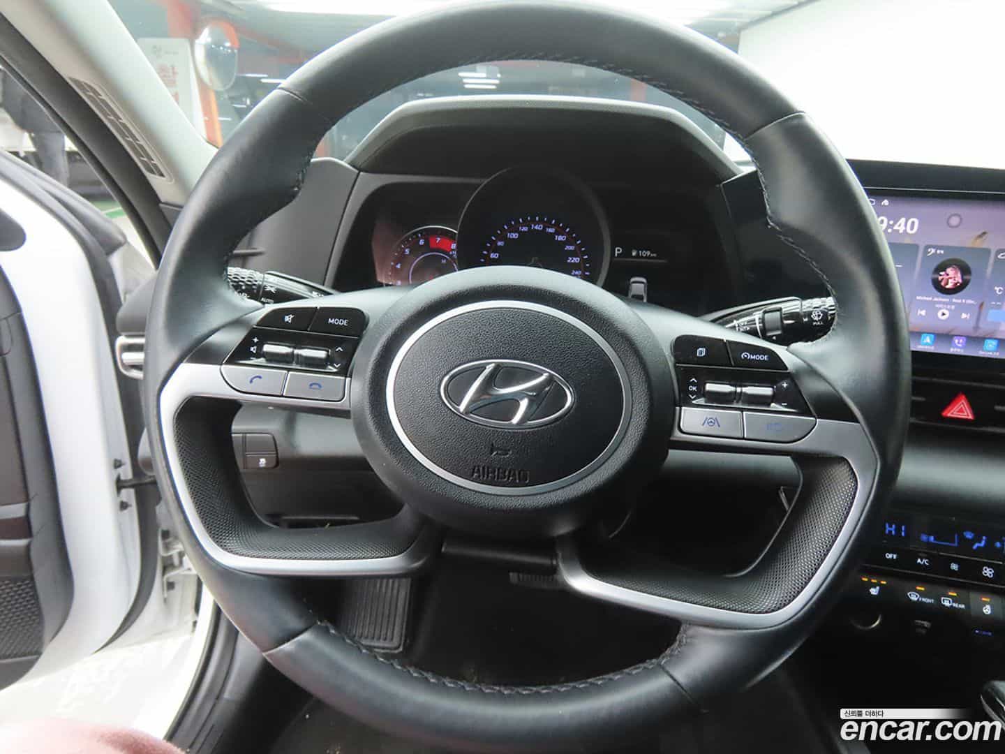 AVANTE Hyundai 2022.10-OPTION-016