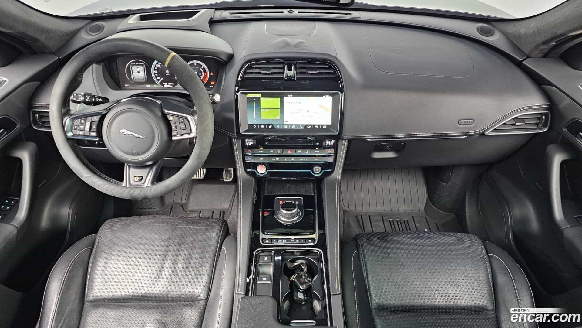 F-PACE Jaguar 2016.8-INNER-007