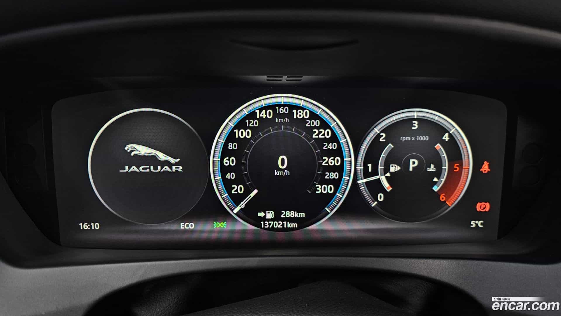 F-PACE Jaguar 2016.8-INNER-008