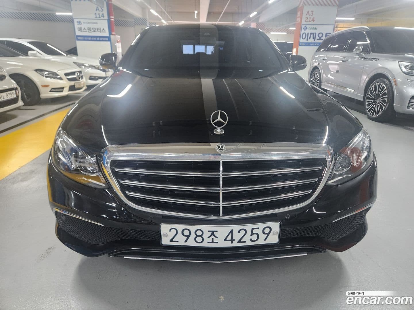 Main__Slider__Photo:E-Class Mercedes-Benz 2019.9-0