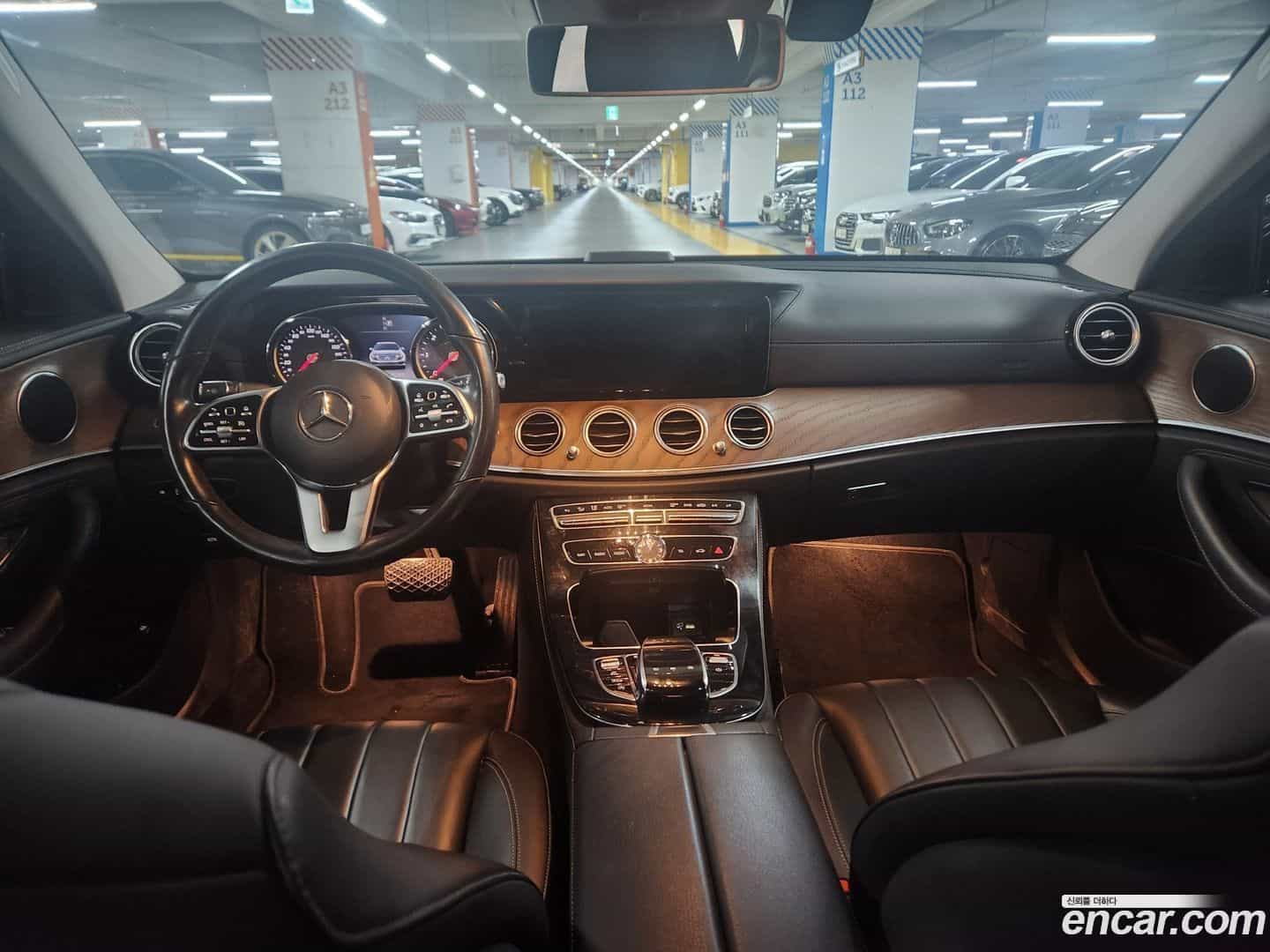 E-Class Mercedes-Benz 2019.9-OPTION-015