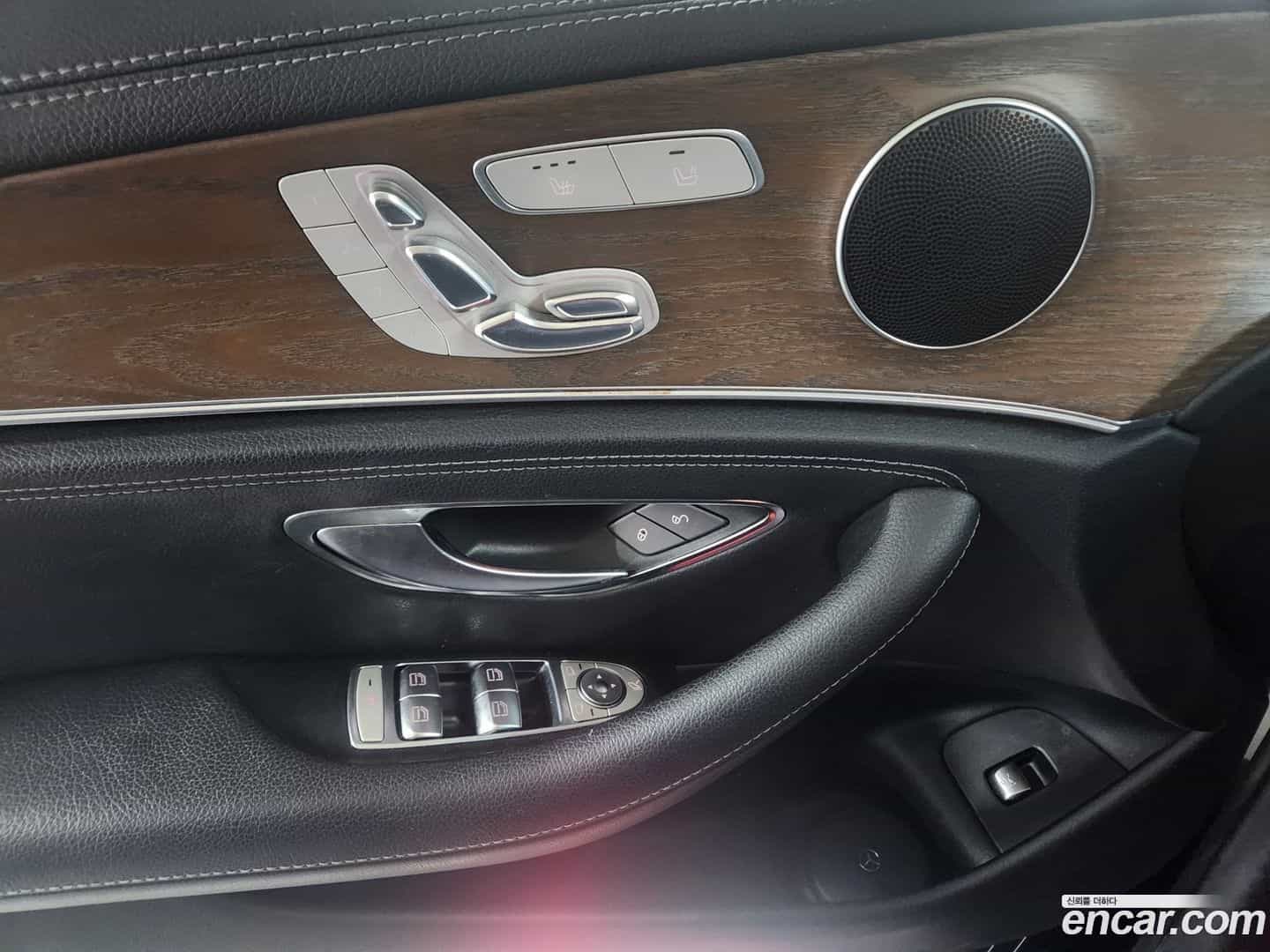 E-Class Mercedes-Benz 2019.9-OPTION-016