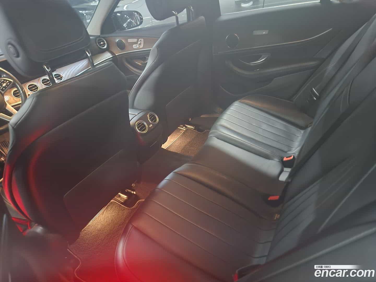 E-Class Mercedes-Benz 2019.9-OPTION-022