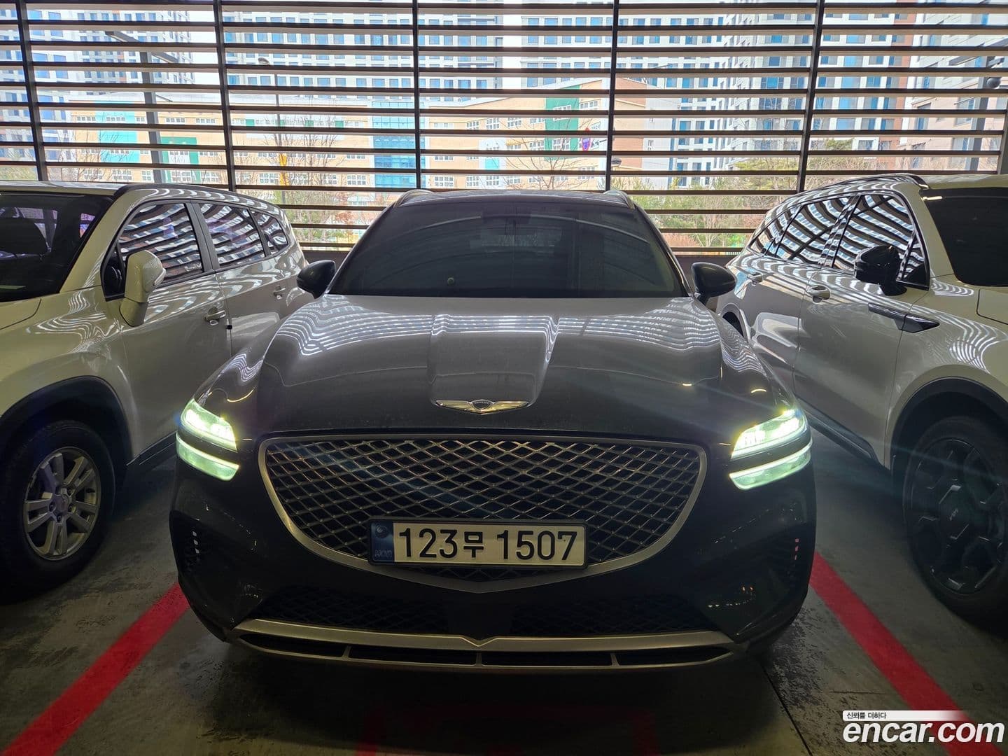 Main__Slider__Photo:GV70 Genesis 2023.8-0
