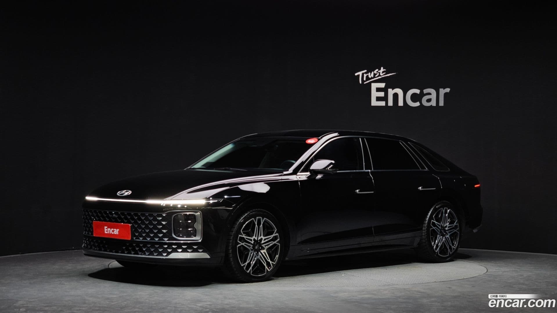 Main__Slider__Photo:Grandeur Hyundai 2023.1-0