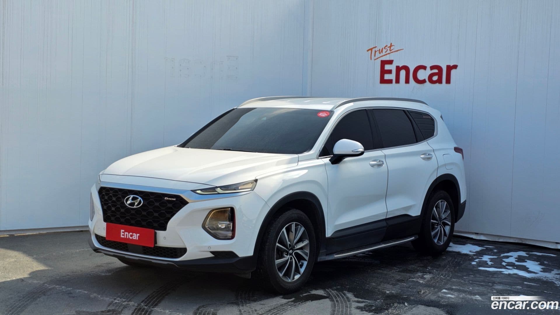 Main__Slider__Photo:Santafe Hyundai 2018.2-0