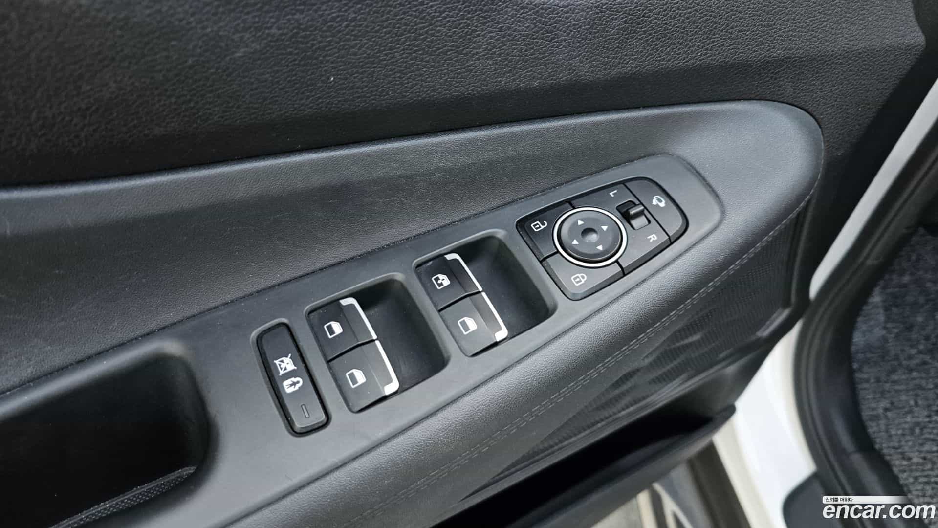 Santafe Hyundai 2018.2-OPTION-023